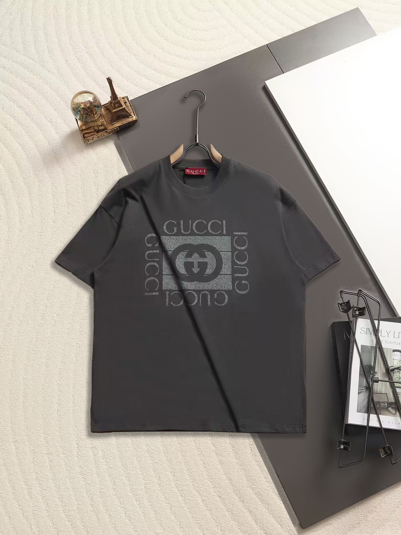 Gucci gucci 古驰春夏最新款胸口logo 双G字母印花 圆领 短袖T恤 260g纯棉面料 贴肤舒适
