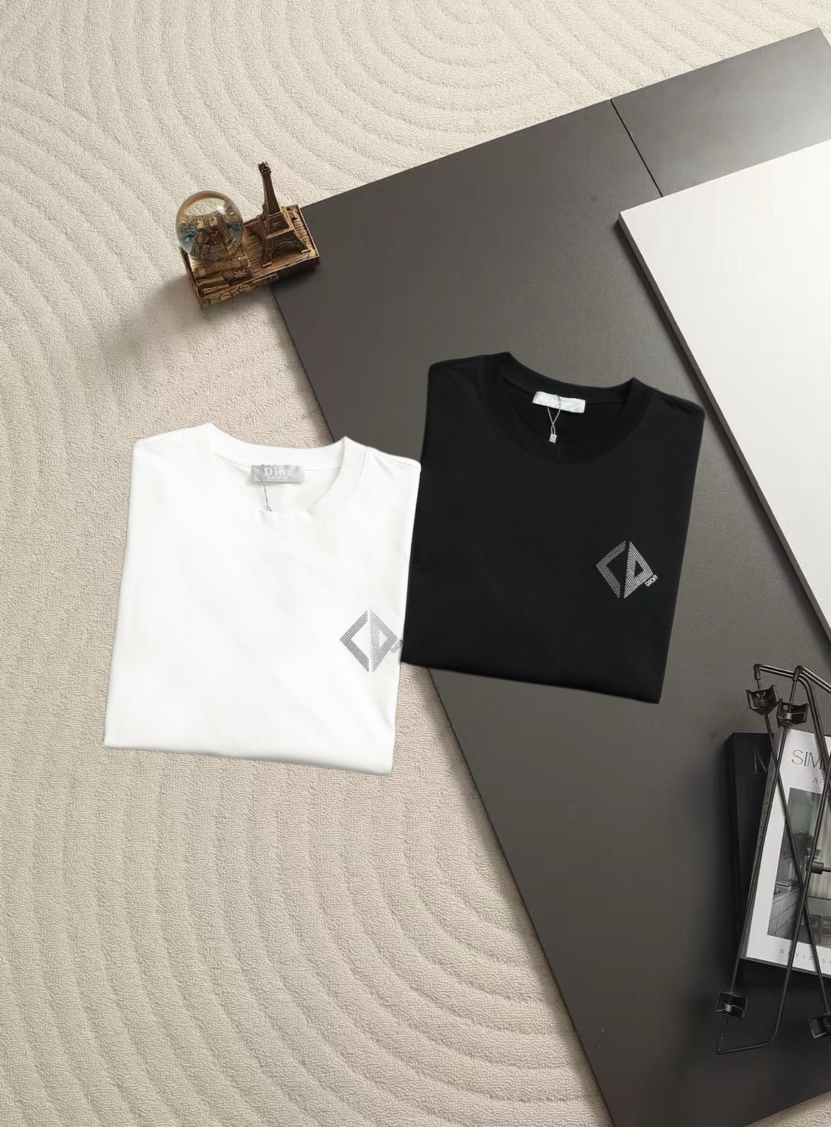 Dior 高品质 Dio 迪奥23ssCD刺绣 T恤 面料采用纯棉精梳棉面料 绣花采用进口绣花机立体刺绣