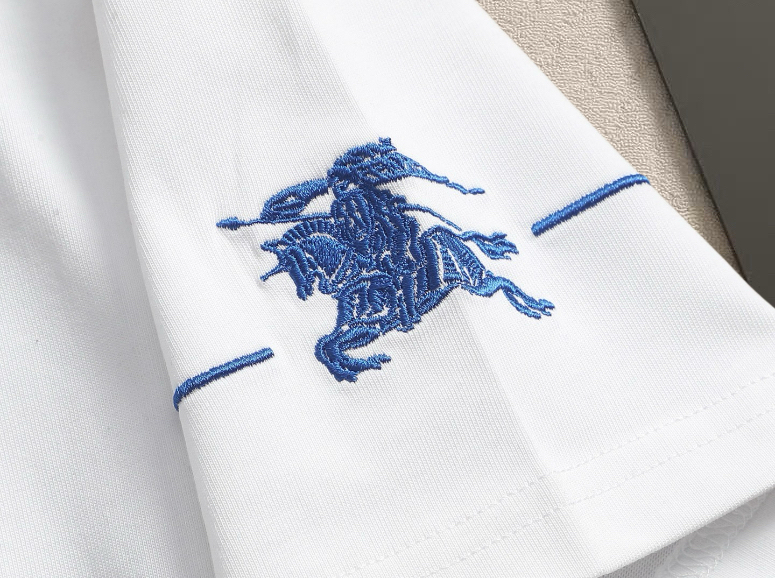 Burberry 高品质 BUR 巴宝莉最新蓝色立体骑士战马刺绣短袖 面料采用纯棉精梳棉260g面料