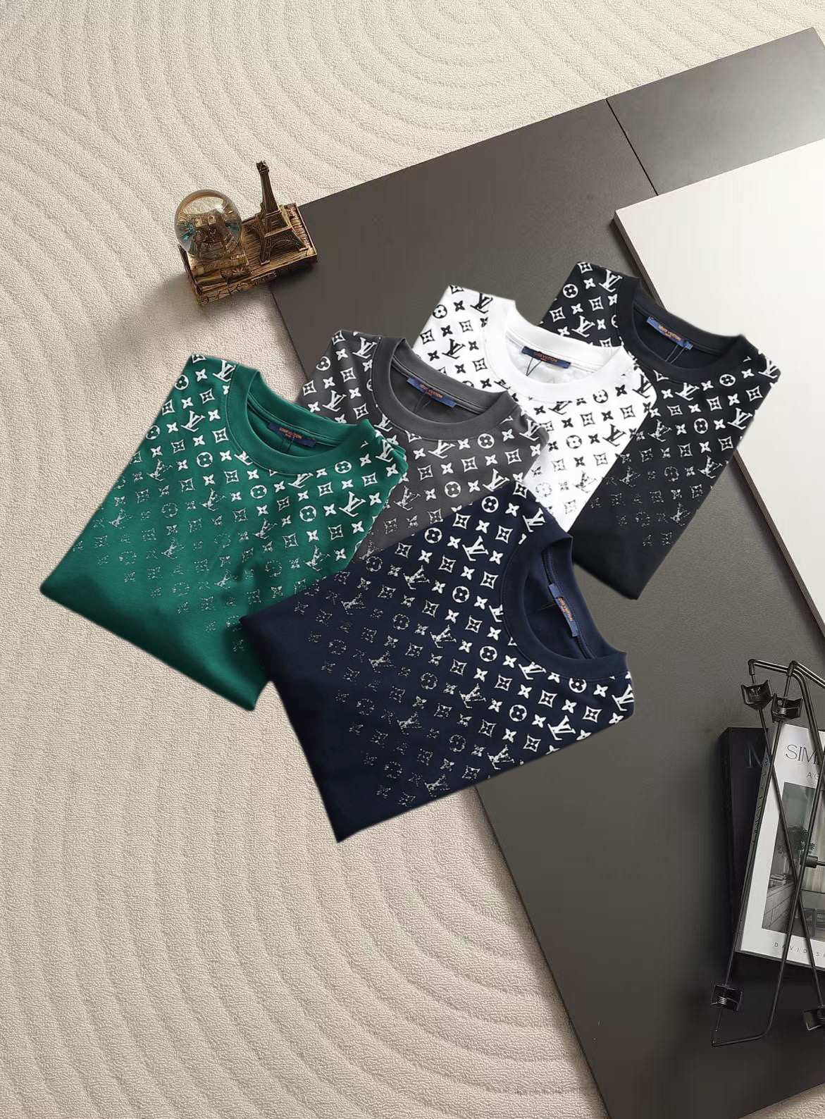 Louis Vuitton LV 25SS路易威登 最新款最 渐变印花 圆领 短袖T恤 纯棉面料 贴肤舒适