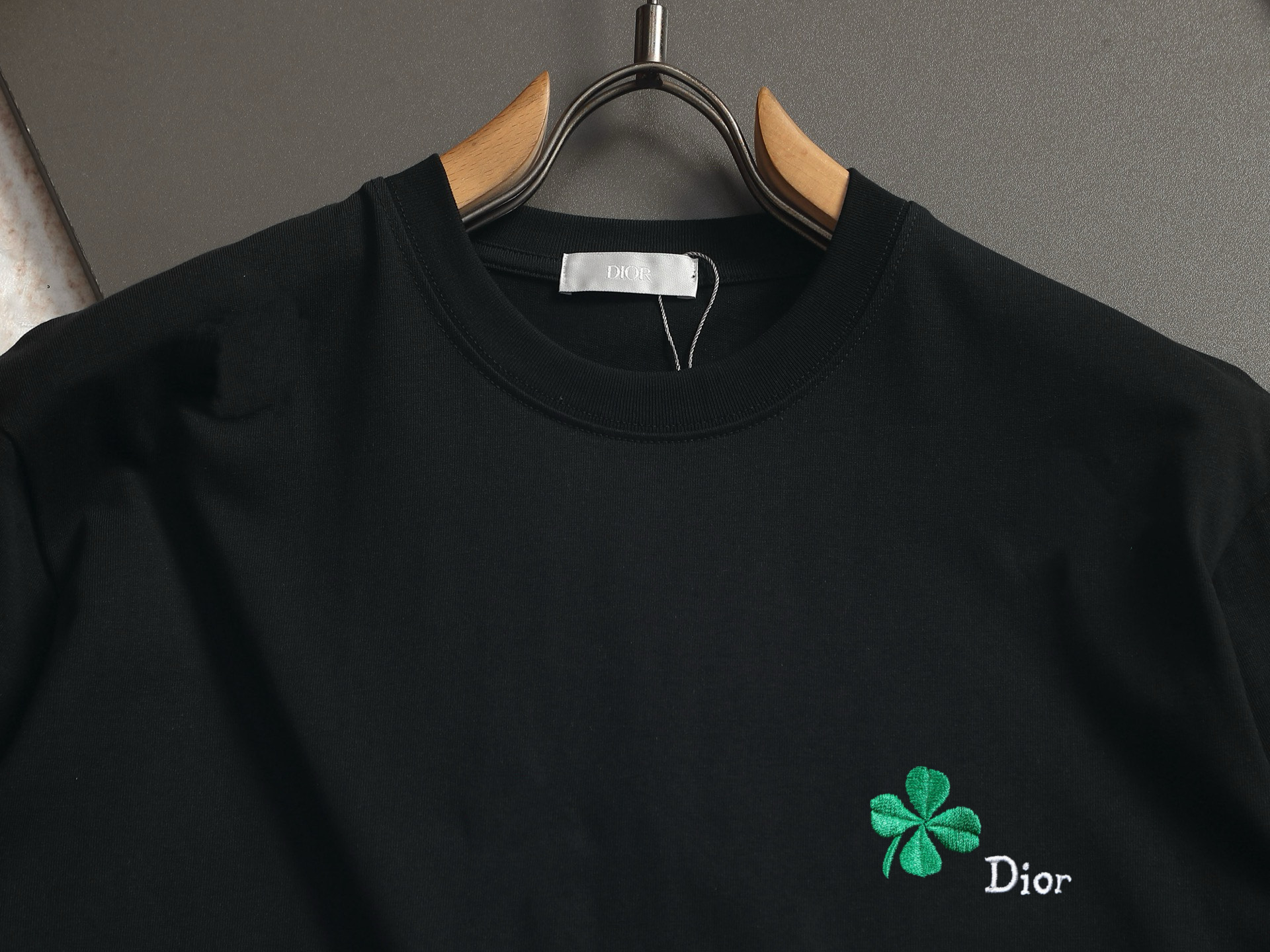 Dior 新款DIOR/迪奥 棉质宽松圆领四叶草刺绣图案