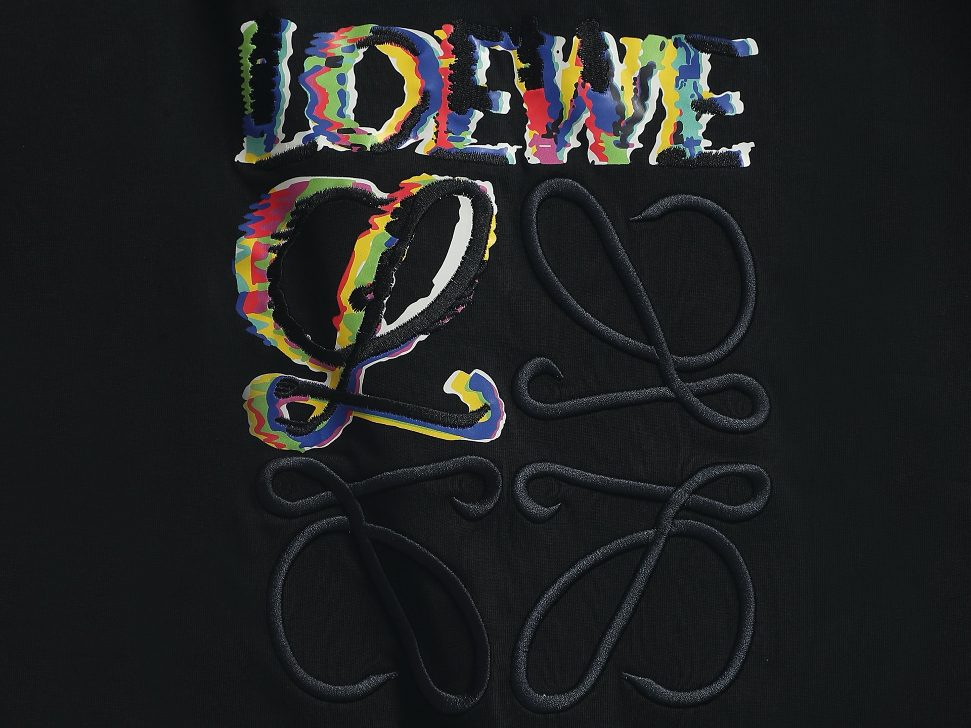 Loewe 高品质 LOEW 罗意威渐变刺绣 T恤 质棉质平纹针织圆领 T 恤 正面 LOEWE 渐变印花和 LOGO 图案立体刺绣