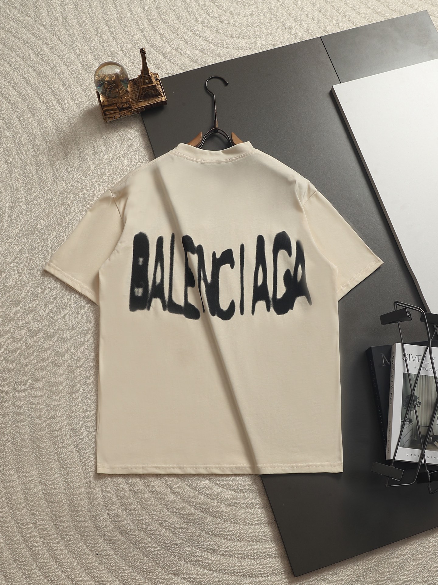 Balenciaga Gucci x Balenciaga联名喷墨涂鸦Logo印花短袖 简单的涂鸦 使用三次的印花工艺