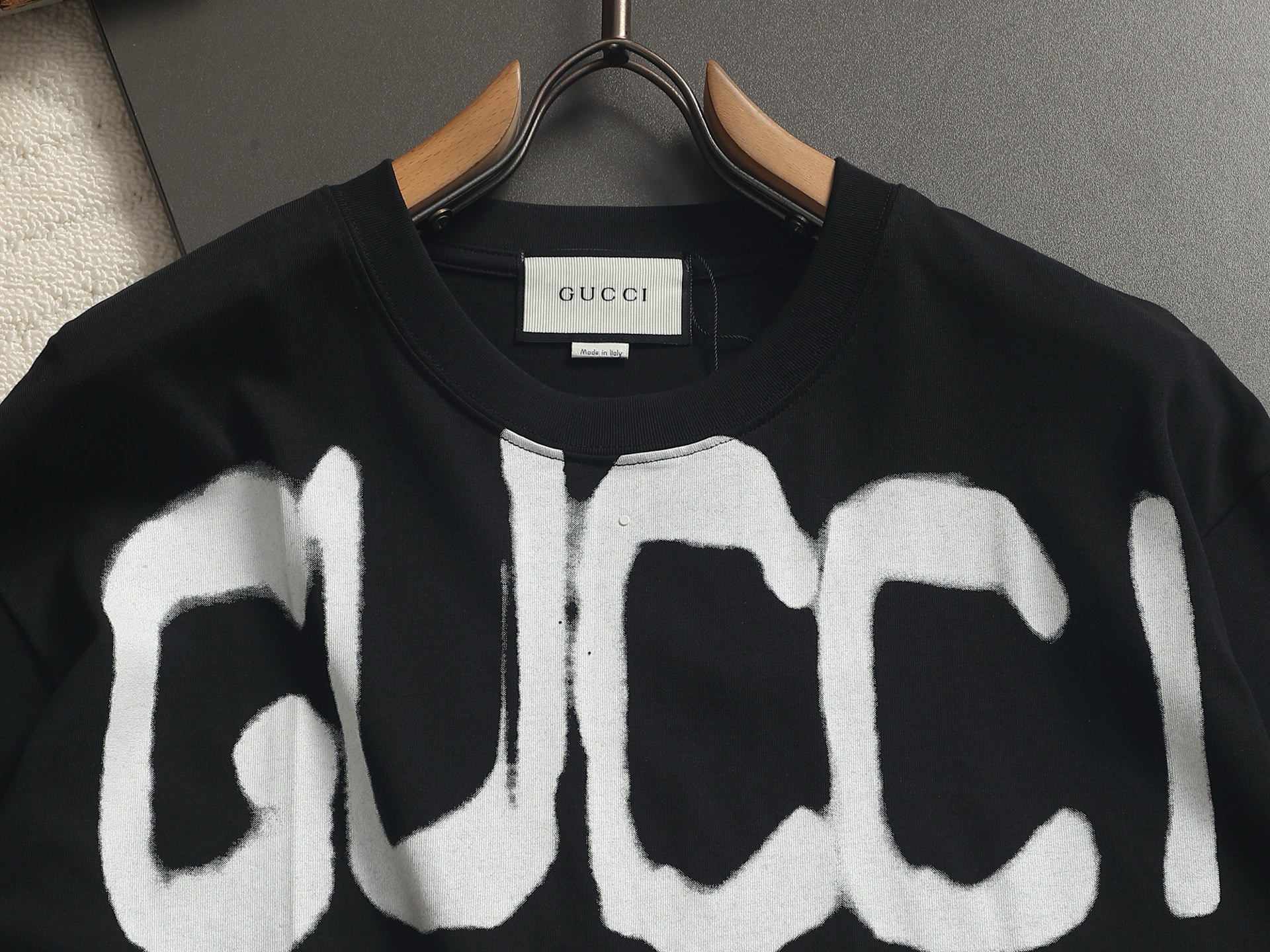 Balenciaga Gucci x Balenciaga联名喷墨涂鸦Logo印花短袖 简单的涂鸦 使用三次的印花工艺