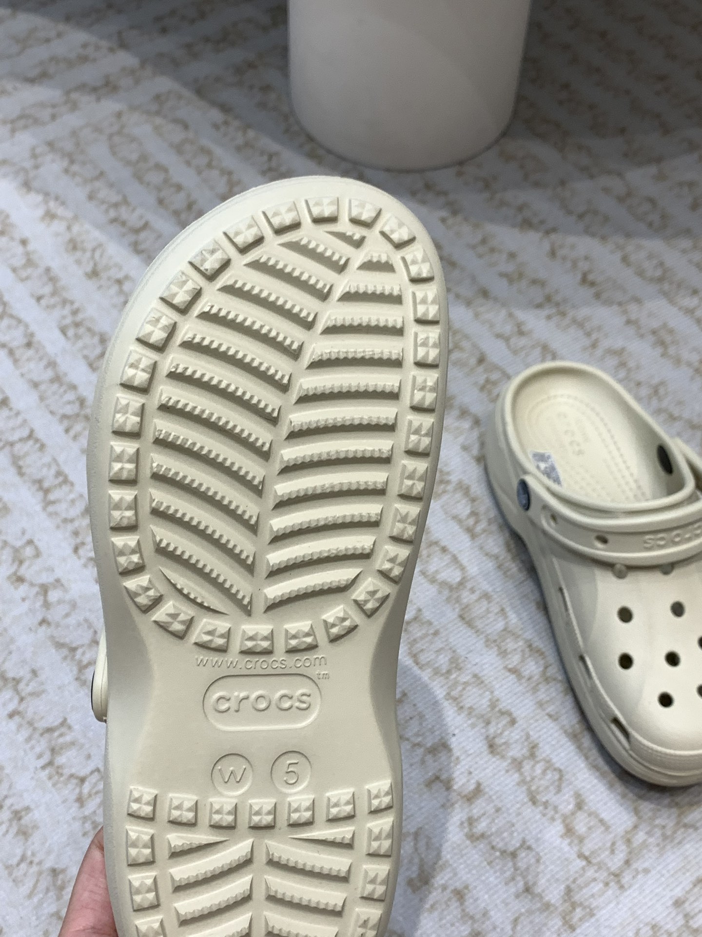 Crocs Classic Clog: Comfortable, Durable, Innovative Leisure Shoes for All Seasons - 图片 9