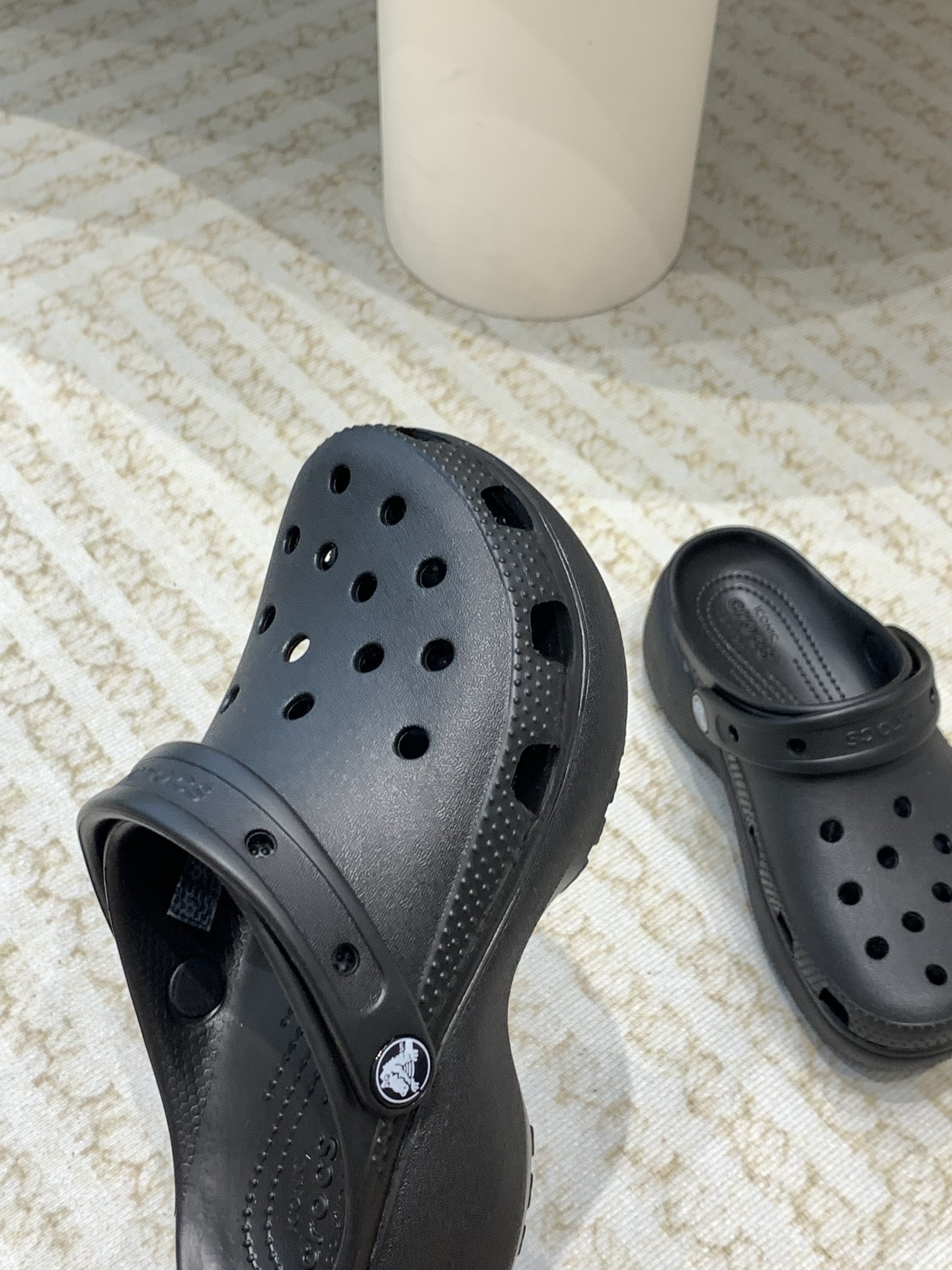 Crocs Classic Clogs: Comfortable, Durable, and Environmentally Friendly Leisure Shoes - 图片 5