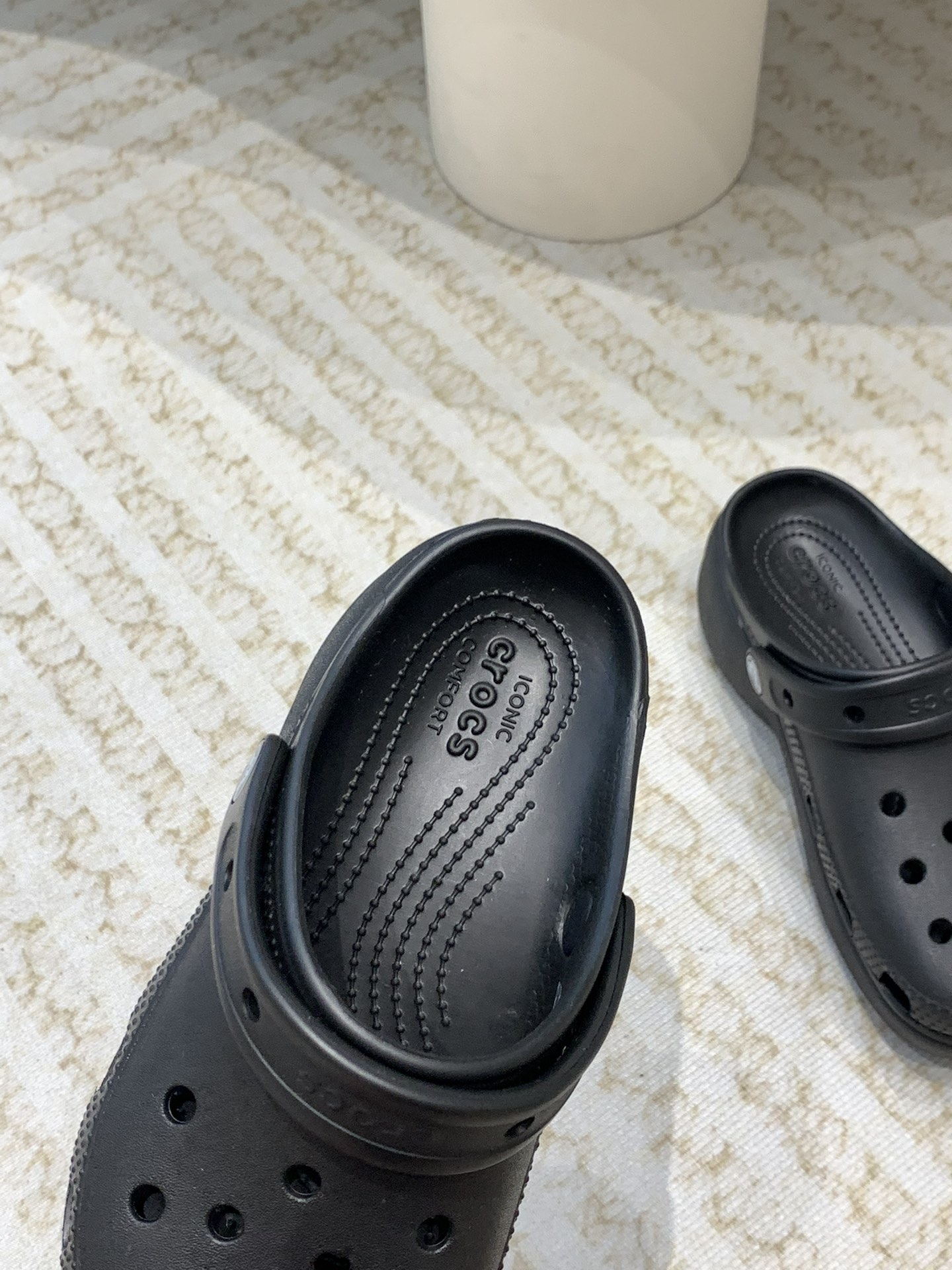 Crocs Classic Clogs: Comfortable, Durable, and Environmentally Friendly Leisure Shoes - 图片 8