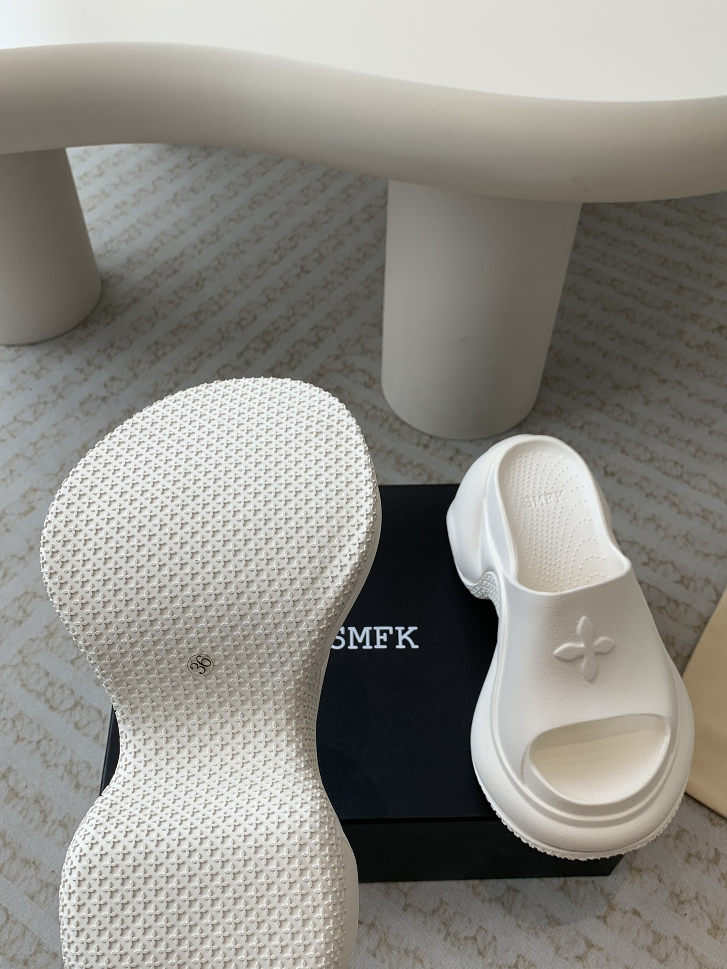 Stylish Small-tide Motion Slipper with Smooth Soles and Cozy Design - 图片 9