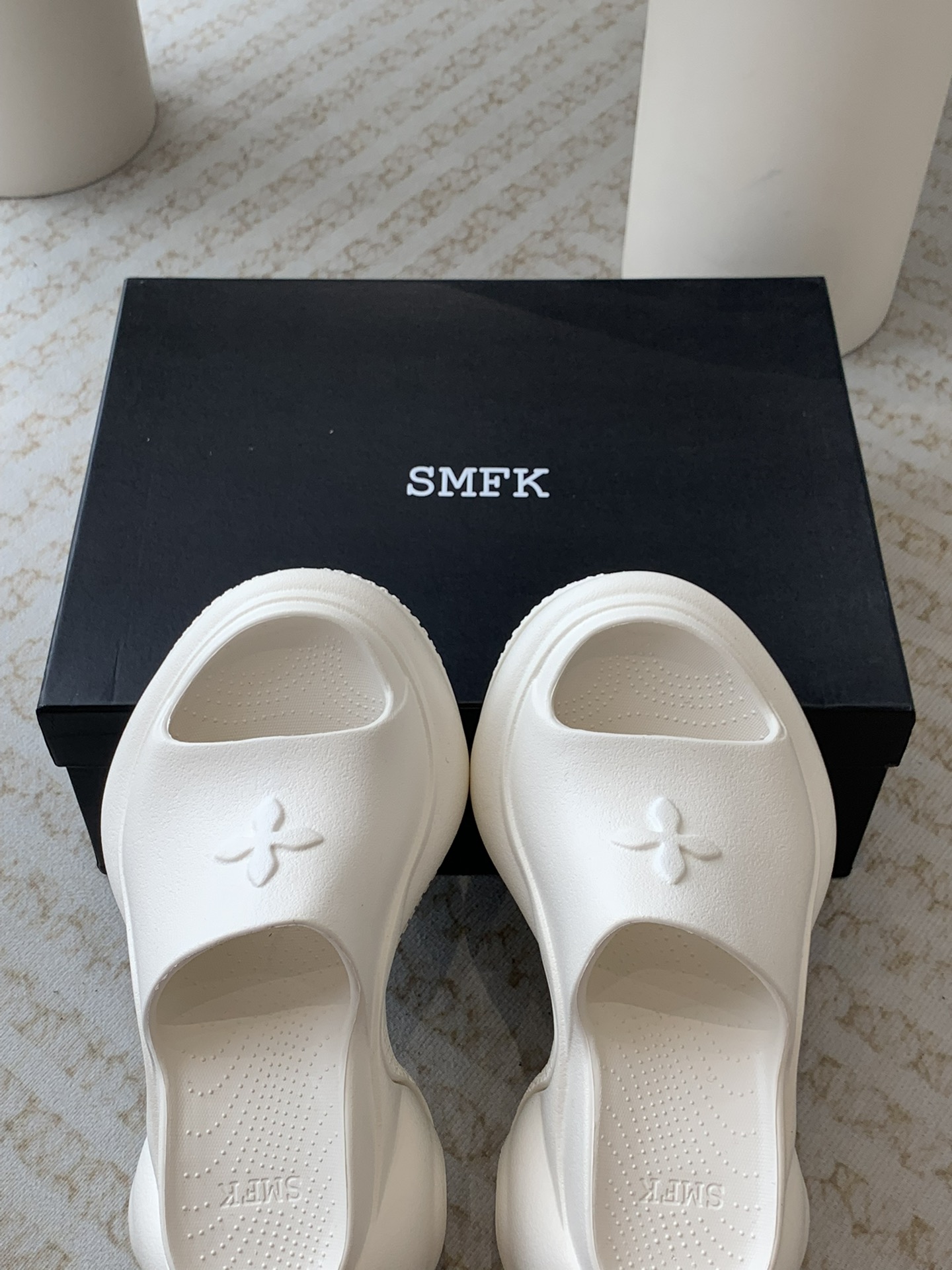 Stylish Small-tide Motion Slipper with Smooth Soles and Cozy Design - 图片 7