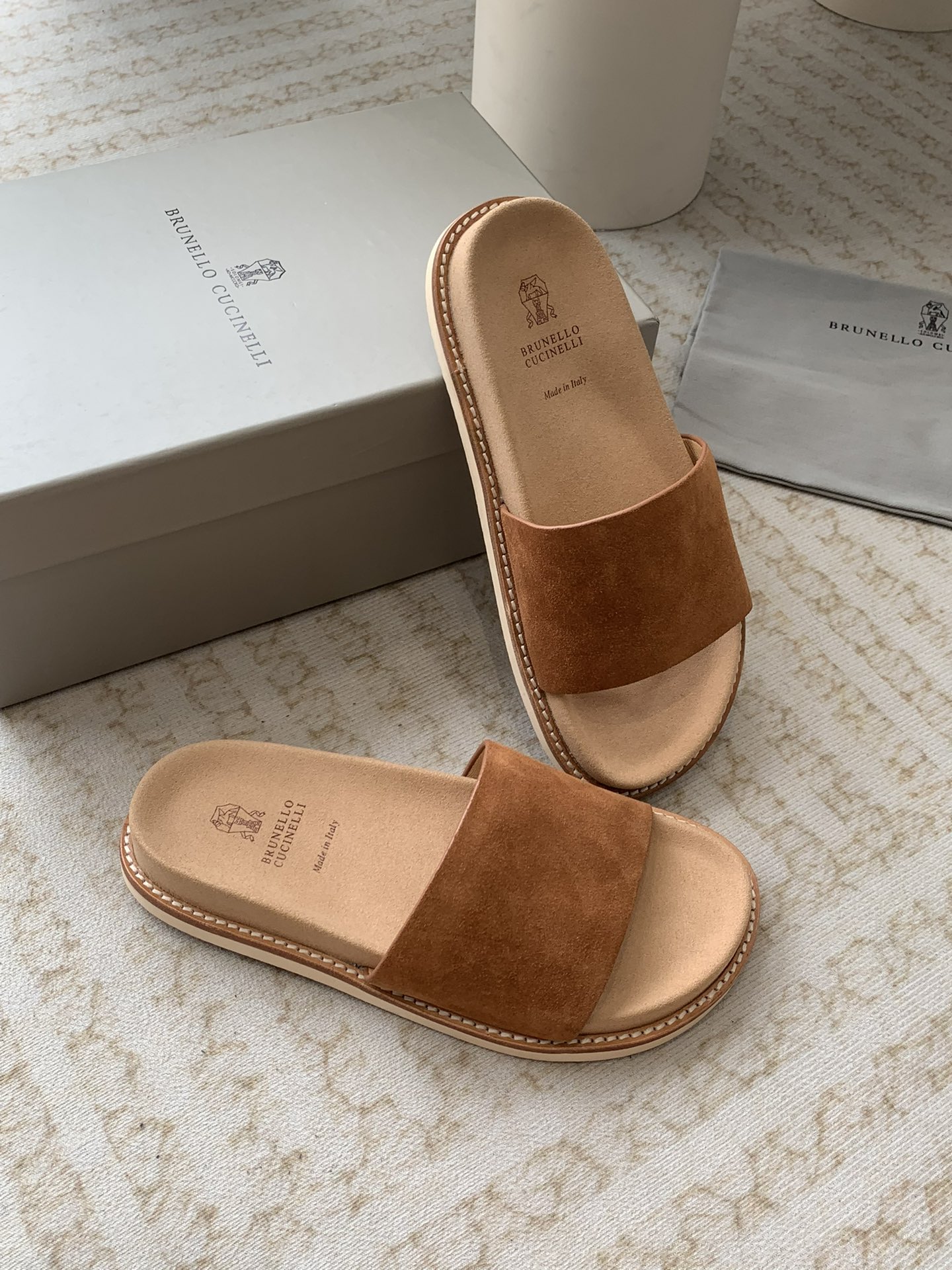 Brunello Cucinelli Brunello Cucinelli BC 新款麂皮拖鞋，24ss新款系列