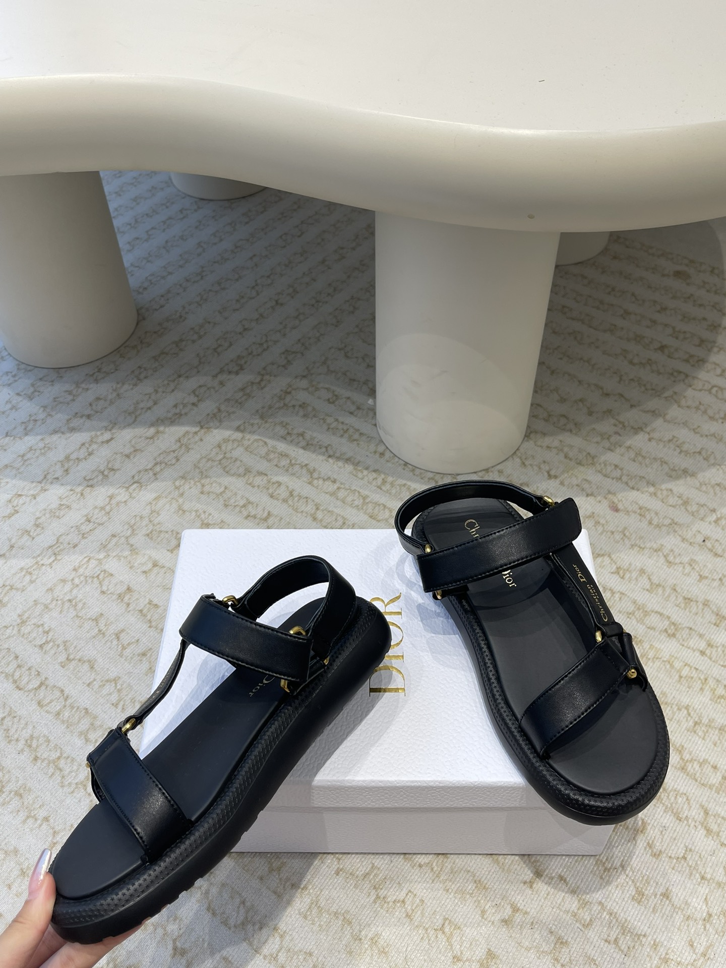 Dior Dior迪奥最新火爆凉鞋 升级魔术贴凉拖鞋
