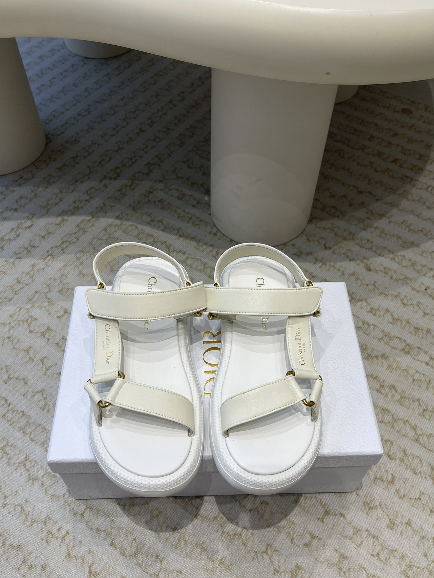 Dior Dior迪奥最新火爆凉鞋 升级魔术贴凉拖鞋