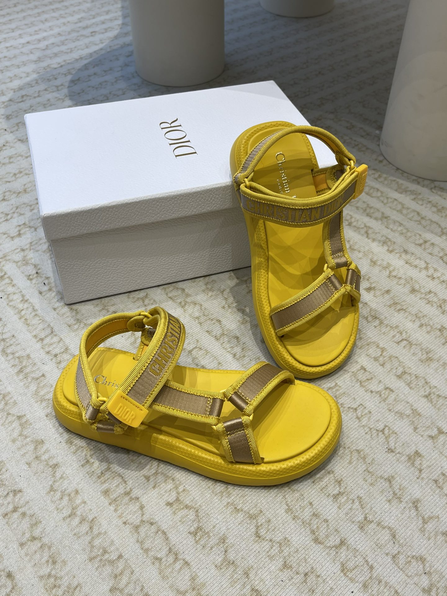 Dior Dior迪奥最新火爆凉鞋 升级魔术贴凉拖鞋