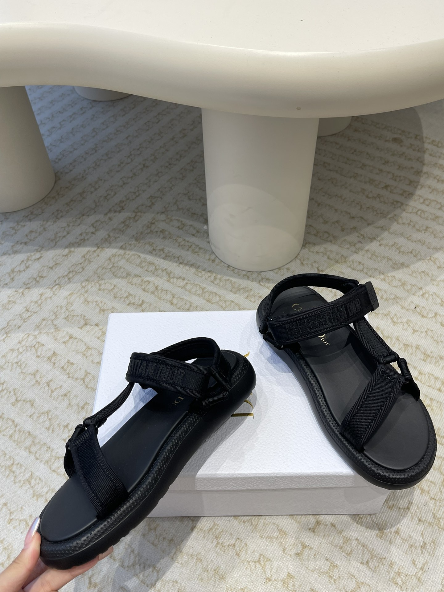 Dior Dior迪奥最新火爆凉鞋 升级魔术贴凉拖鞋