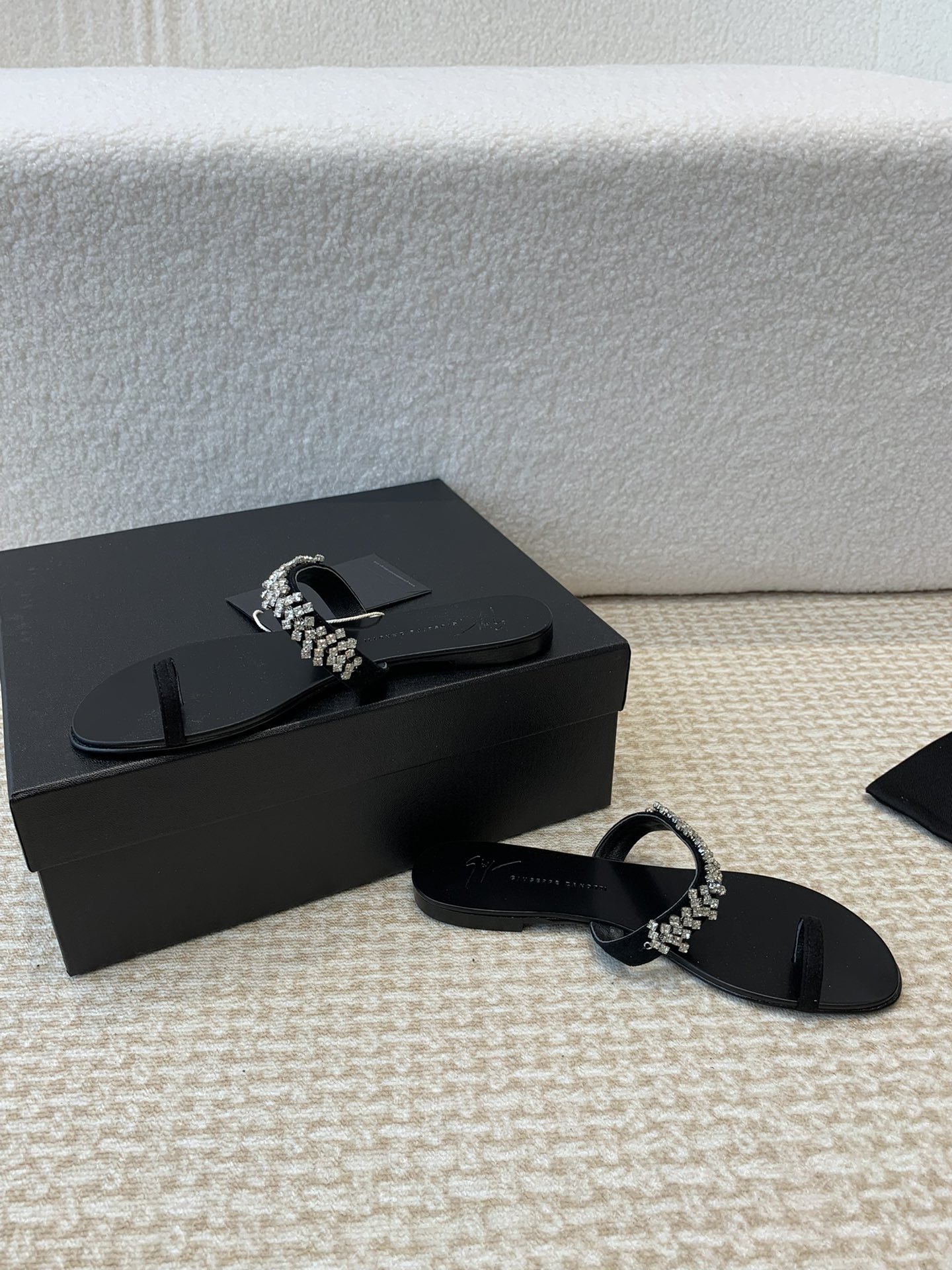 Unknown GIUSEPPE ZANOTTI GZ 这‮鞋双‬的水钻贵到怀疑人生