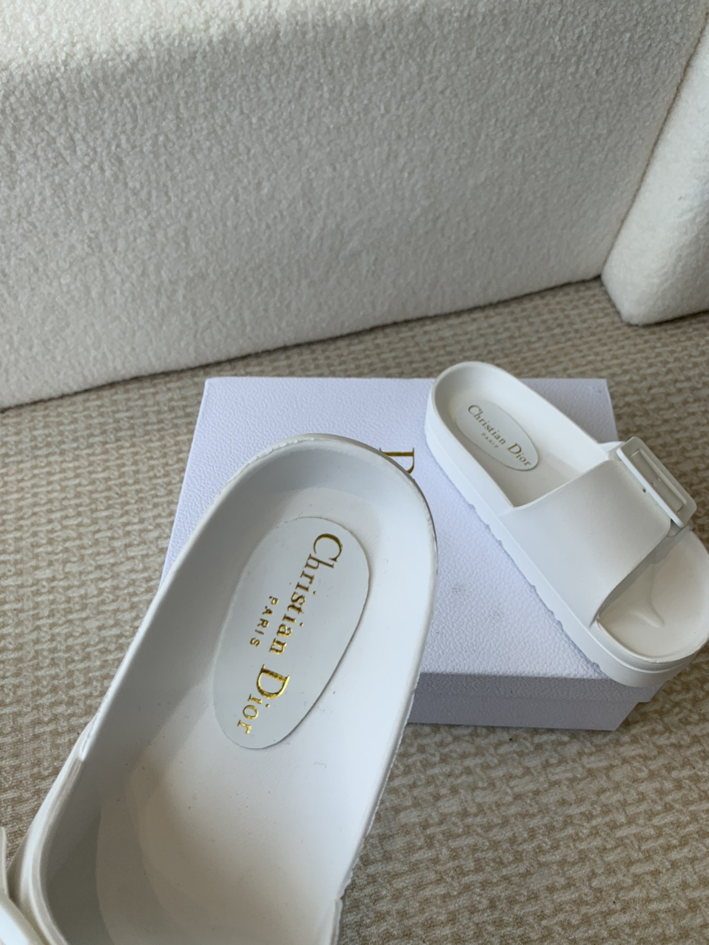 Dior Dior 迪奥 24ss 夏季新款 沙滩拖鞋 夏季到海边度假的最佳选择