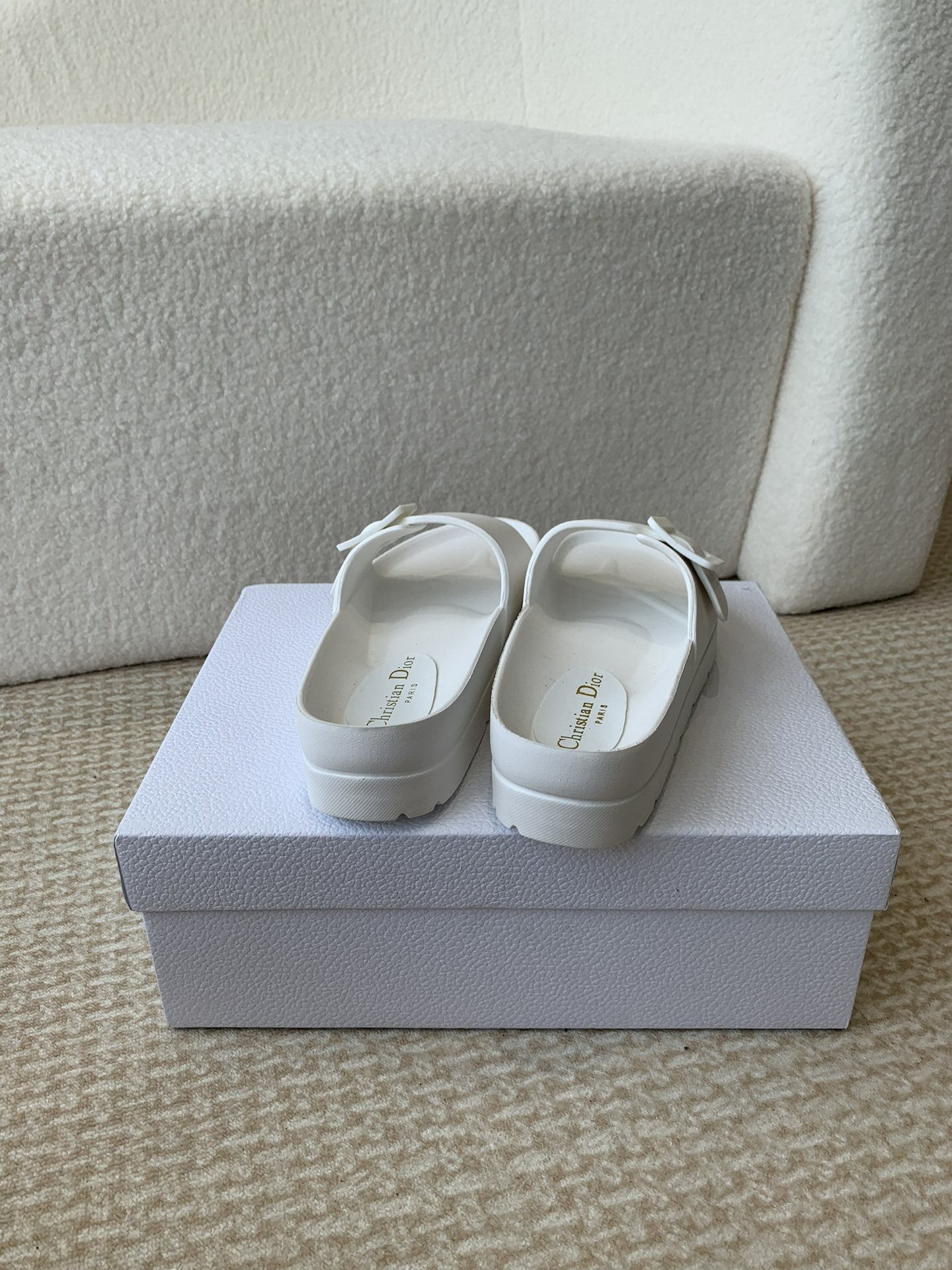 Dior Dior 迪奥 24ss 夏季新款 沙滩拖鞋 夏季到海边度假的最佳选择
