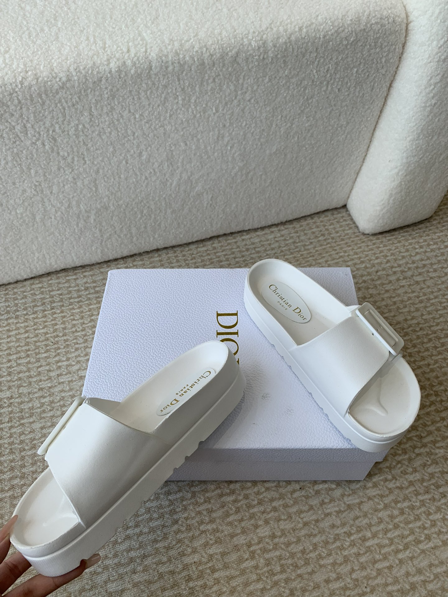 Dior Dior 迪奥 24ss 夏季新款 沙滩拖鞋 夏季到海边度假的最佳选择