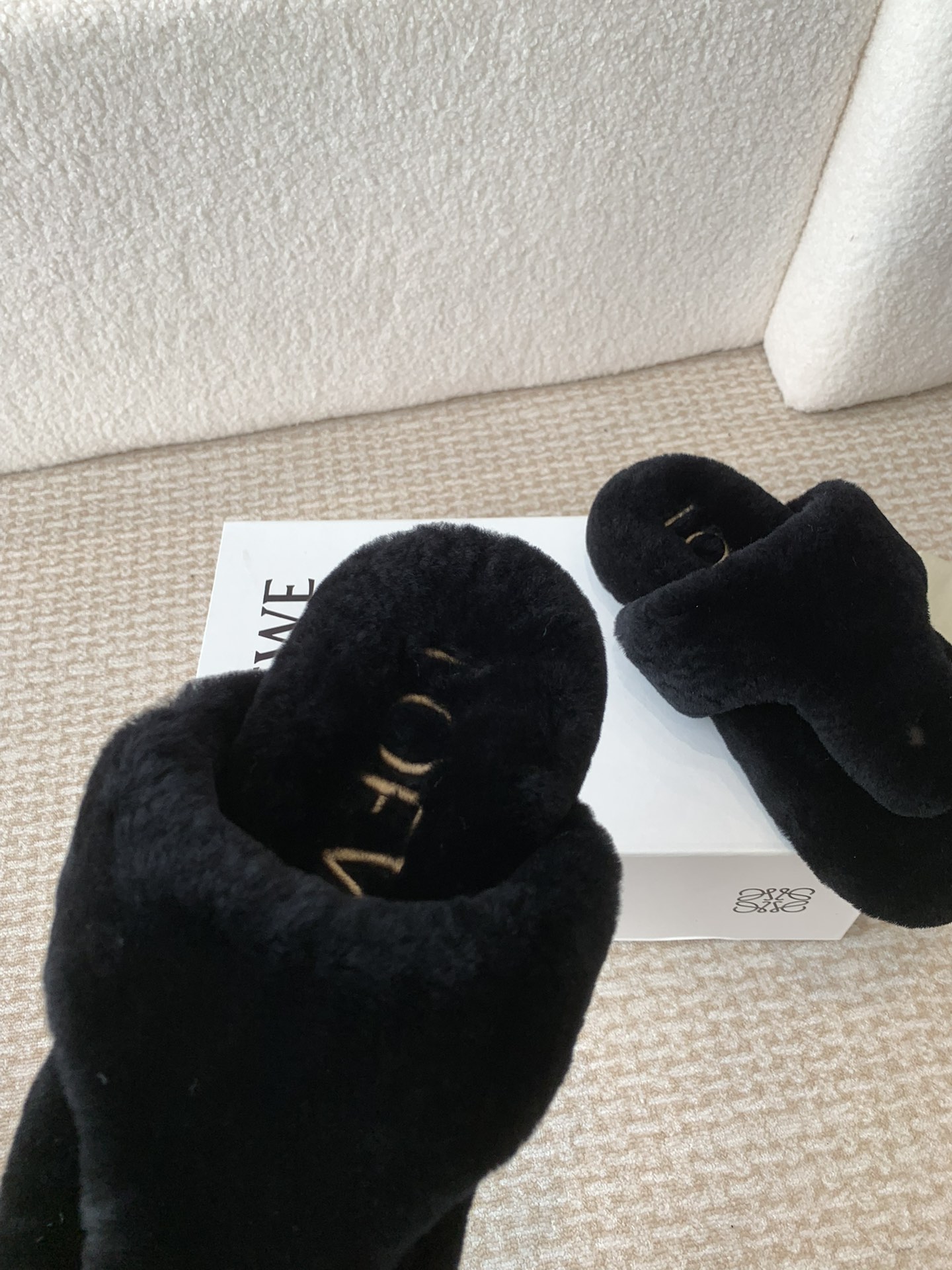 Loewe 罗意威 LOEWE2024开秋新款 毛拖鞋 Ease三连花瓣头 全皮包裹博肯鞋