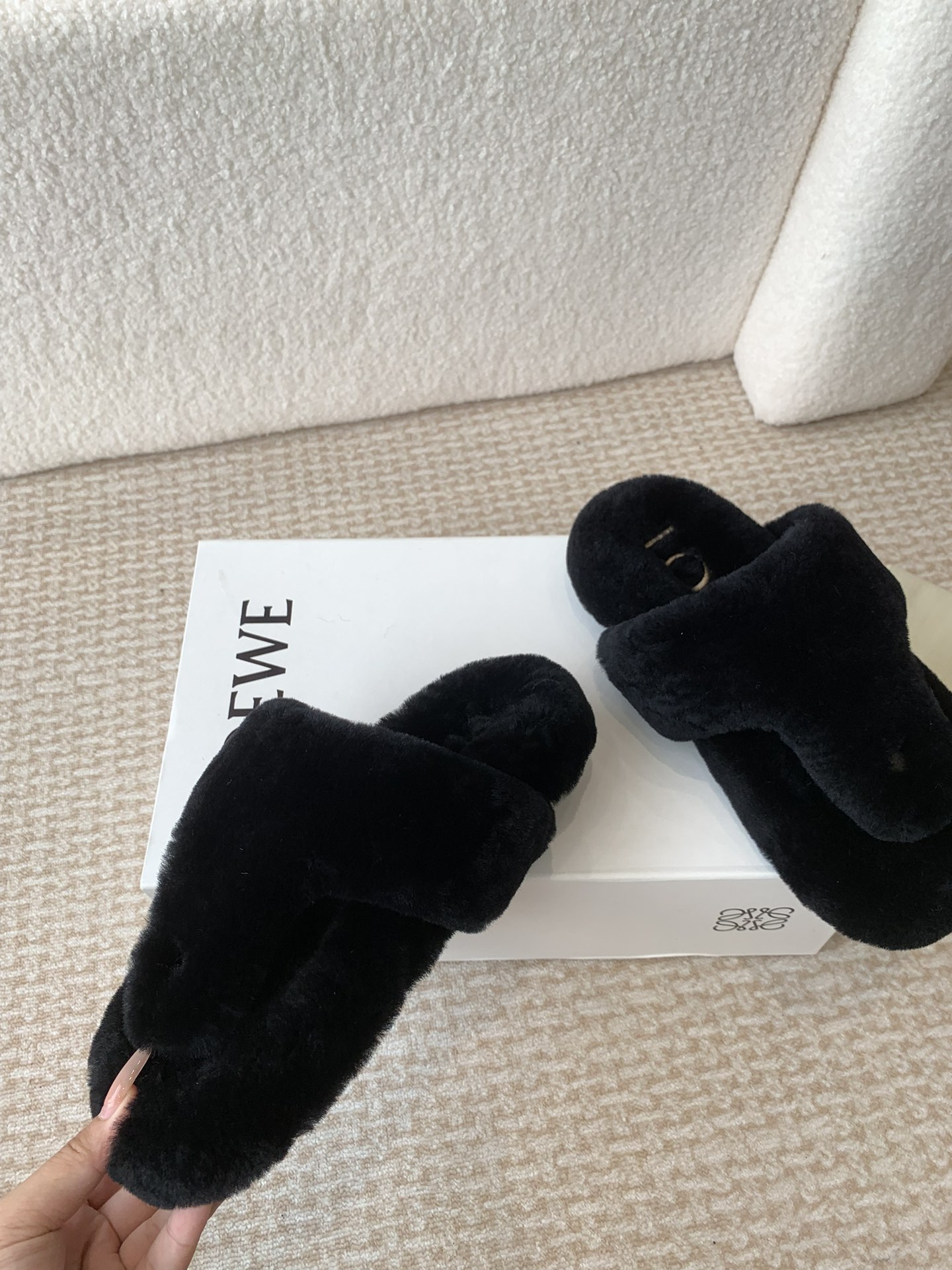 Loewe 罗意威 LOEWE2024开秋新款 毛拖鞋 Ease三连花瓣头 全皮包裹博肯鞋