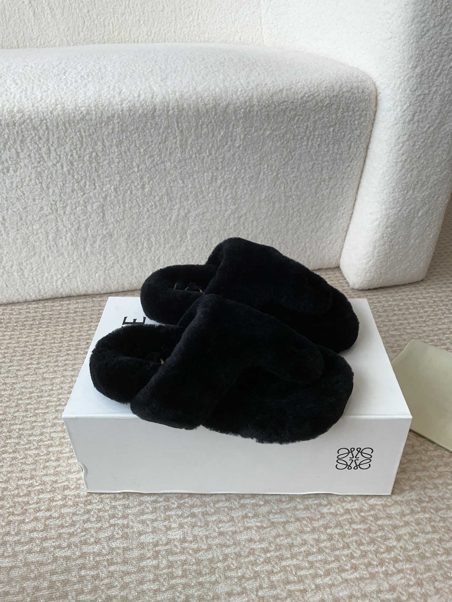 Loewe 罗意威 LOEWE2024开秋新款 毛拖鞋 Ease三连花瓣头 全皮包裹博肯鞋