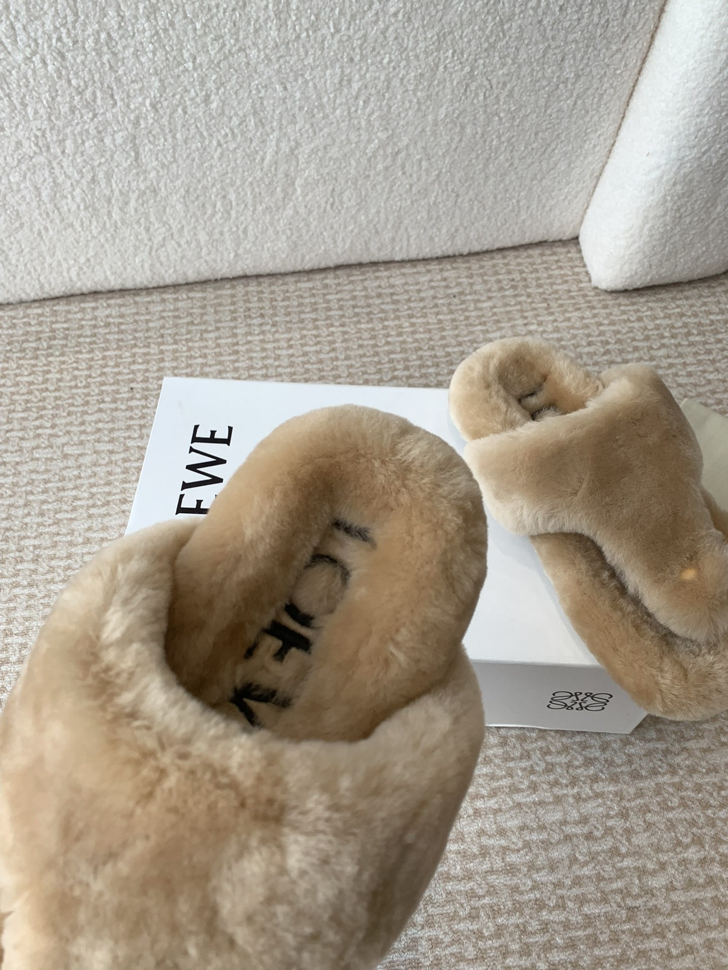 Loewe 罗意威 LOEWE2024开秋新款 毛拖鞋 Ease三连花瓣头 全皮包裹博肯鞋