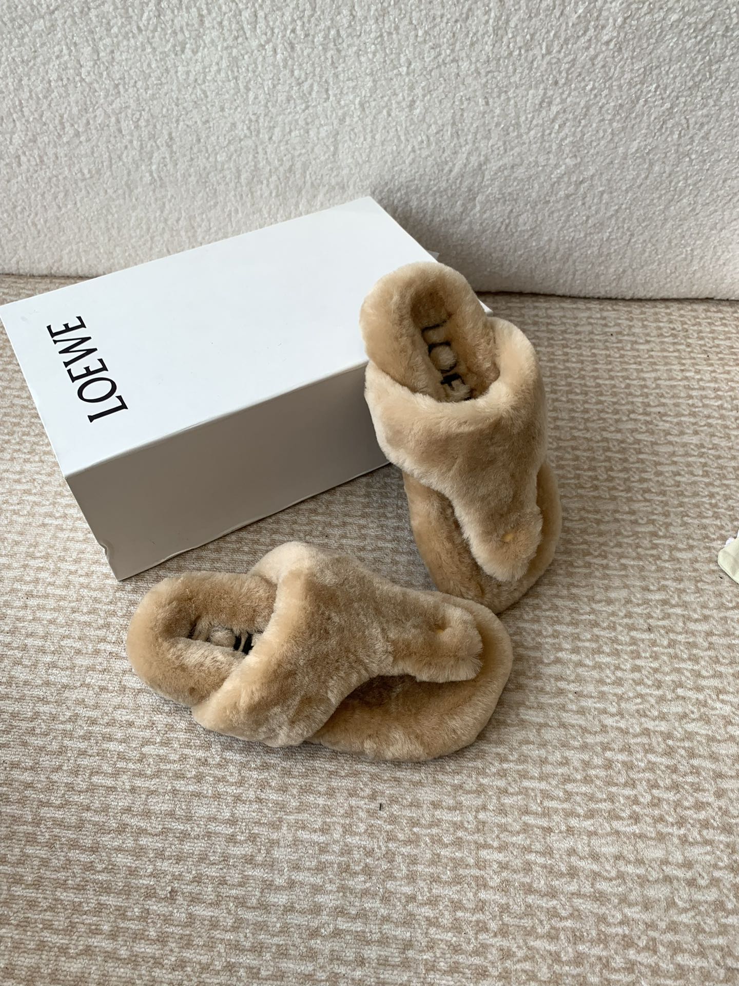 Loewe 罗意威 LOEWE2024开秋新款 毛拖鞋 Ease三连花瓣头 全皮包裹博肯鞋