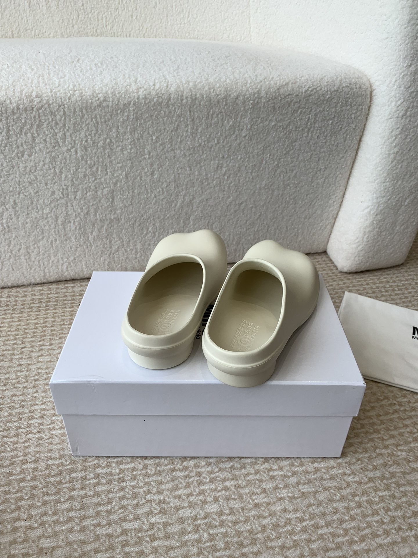 Maison Margiela MaisonMargiela 马吉拉 MM6 24ss 新款苹果头 云朵拖鞋 最新小6子 拖鞋