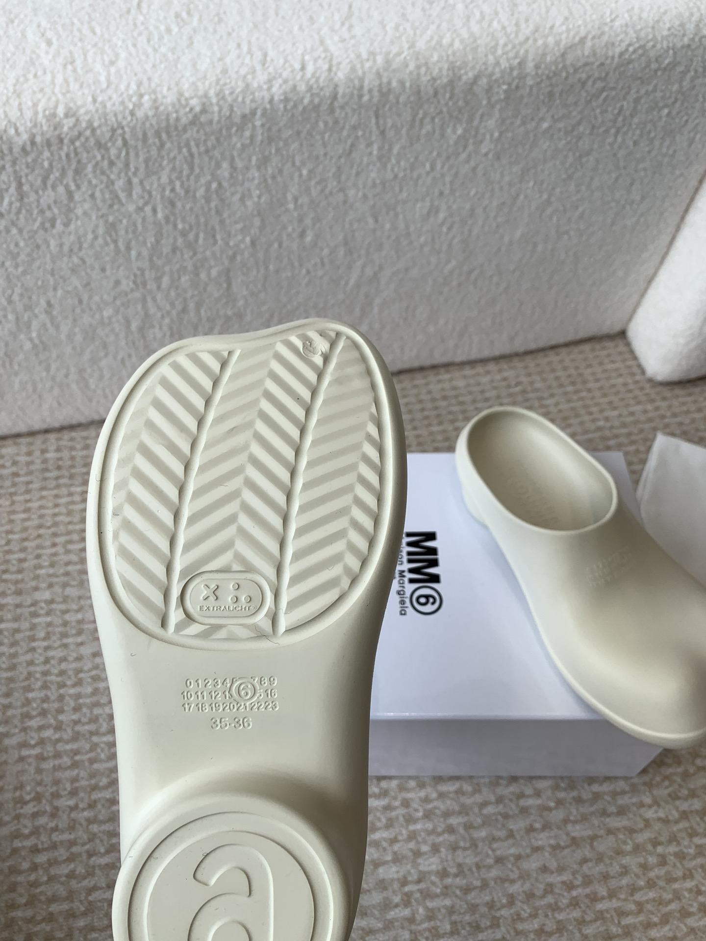 Maison Margiela MaisonMargiela 马吉拉 MM6 24ss 新款苹果头 云朵拖鞋 最新小6子 拖鞋