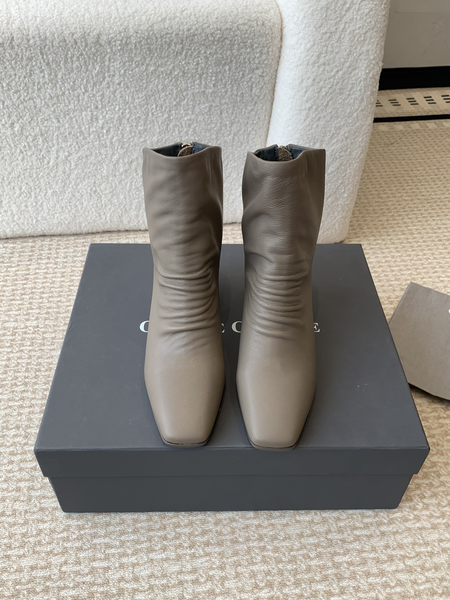 Officine Creative: Mastering Artisanal Italian Handcrafted Shoes with Unique Water Washing - 图片 5
