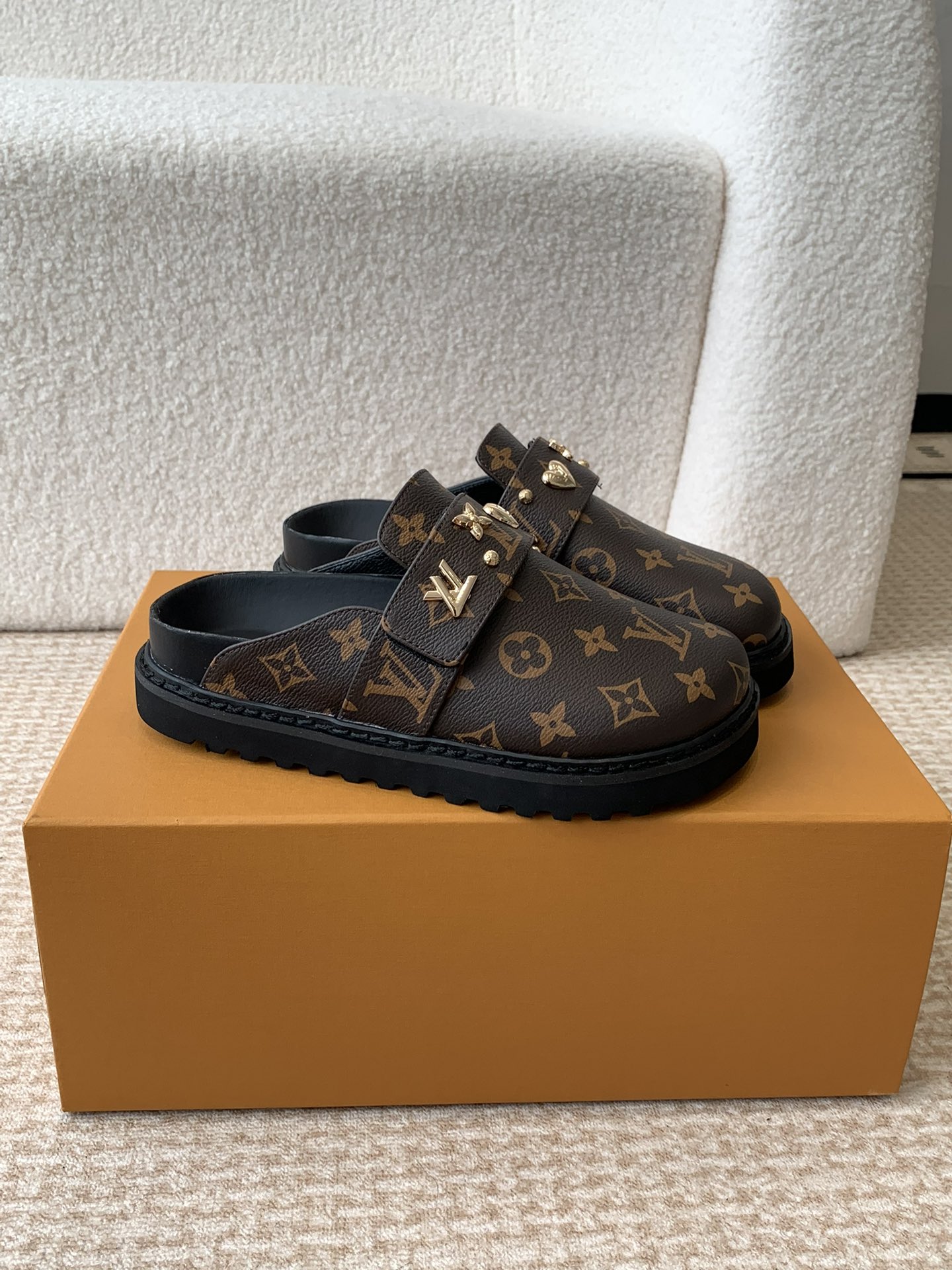 Louis Vuitton Louis vuitton Lv 24ss秋冬 勃肯拖鞋 可可爱爱、脚感简直不要太好