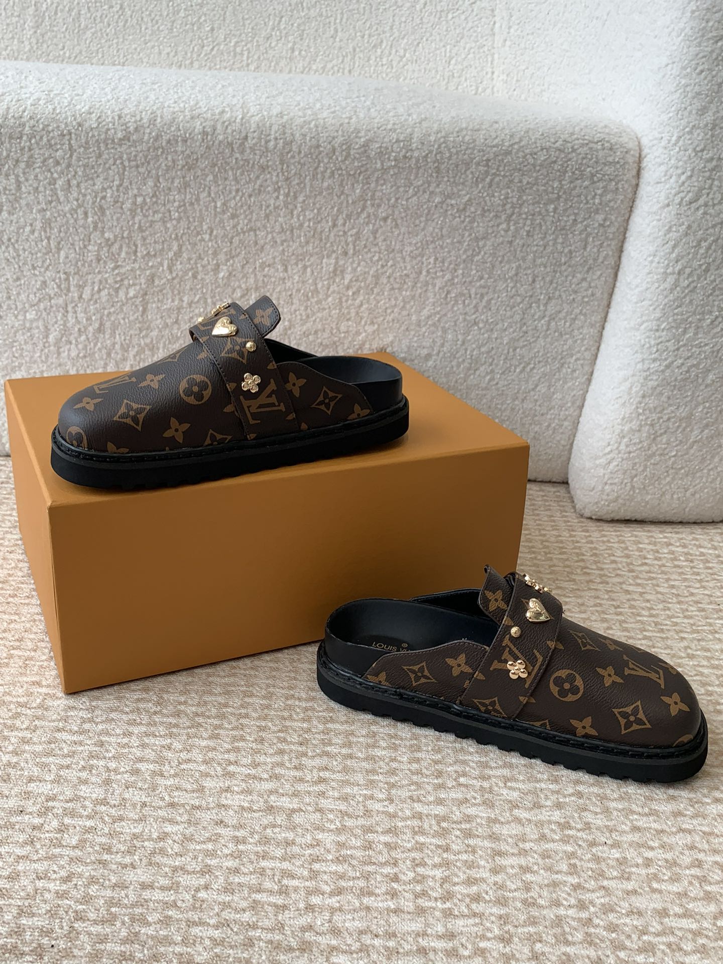 Louis Vuitton Louis vuitton Lv 24ss秋冬 勃肯拖鞋 可可爱爱、脚感简直不要太好