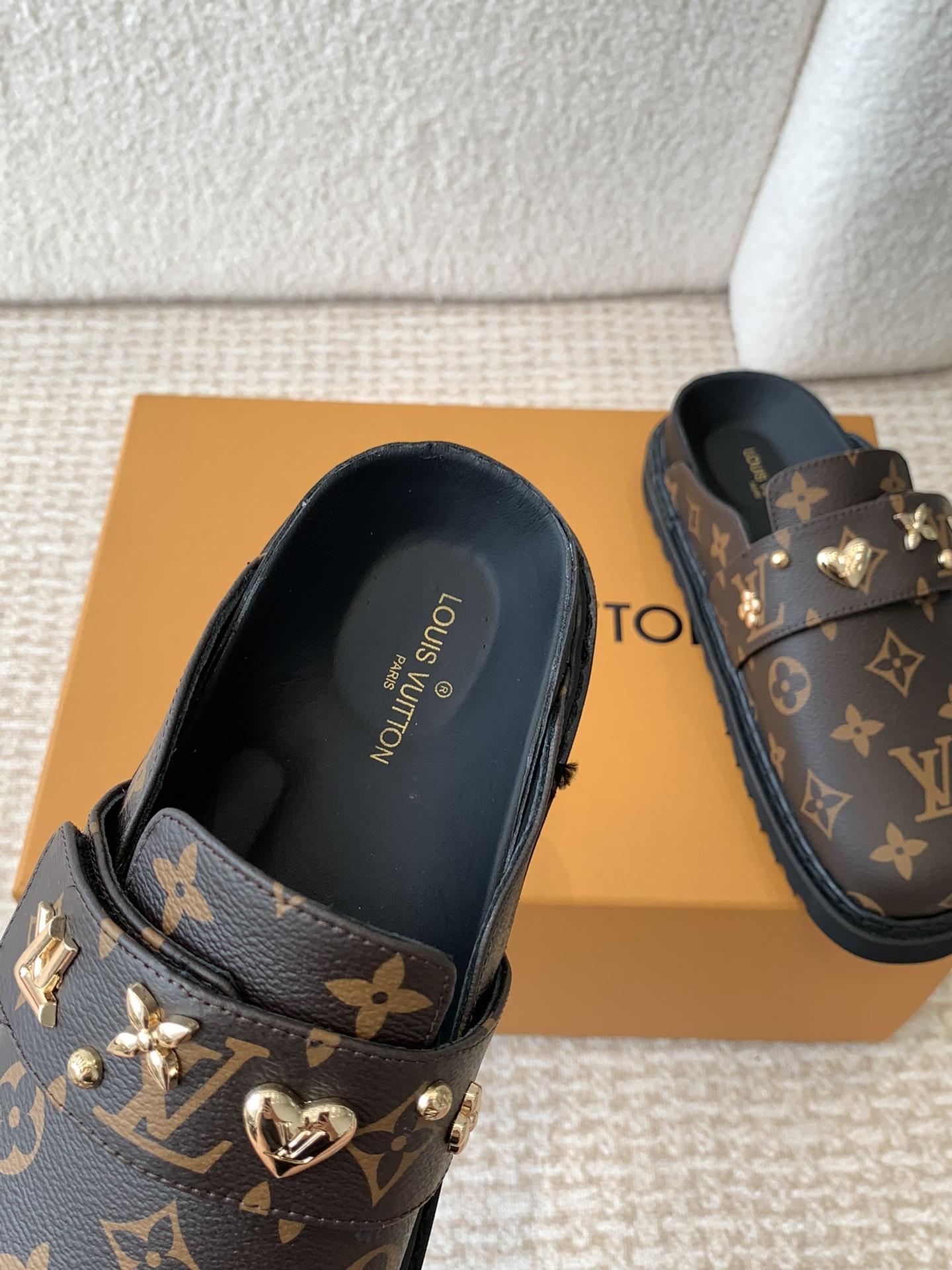 Louis Vuitton Louis vuitton Lv 24ss秋冬 勃肯拖鞋 可可爱爱、脚感简直不要太好