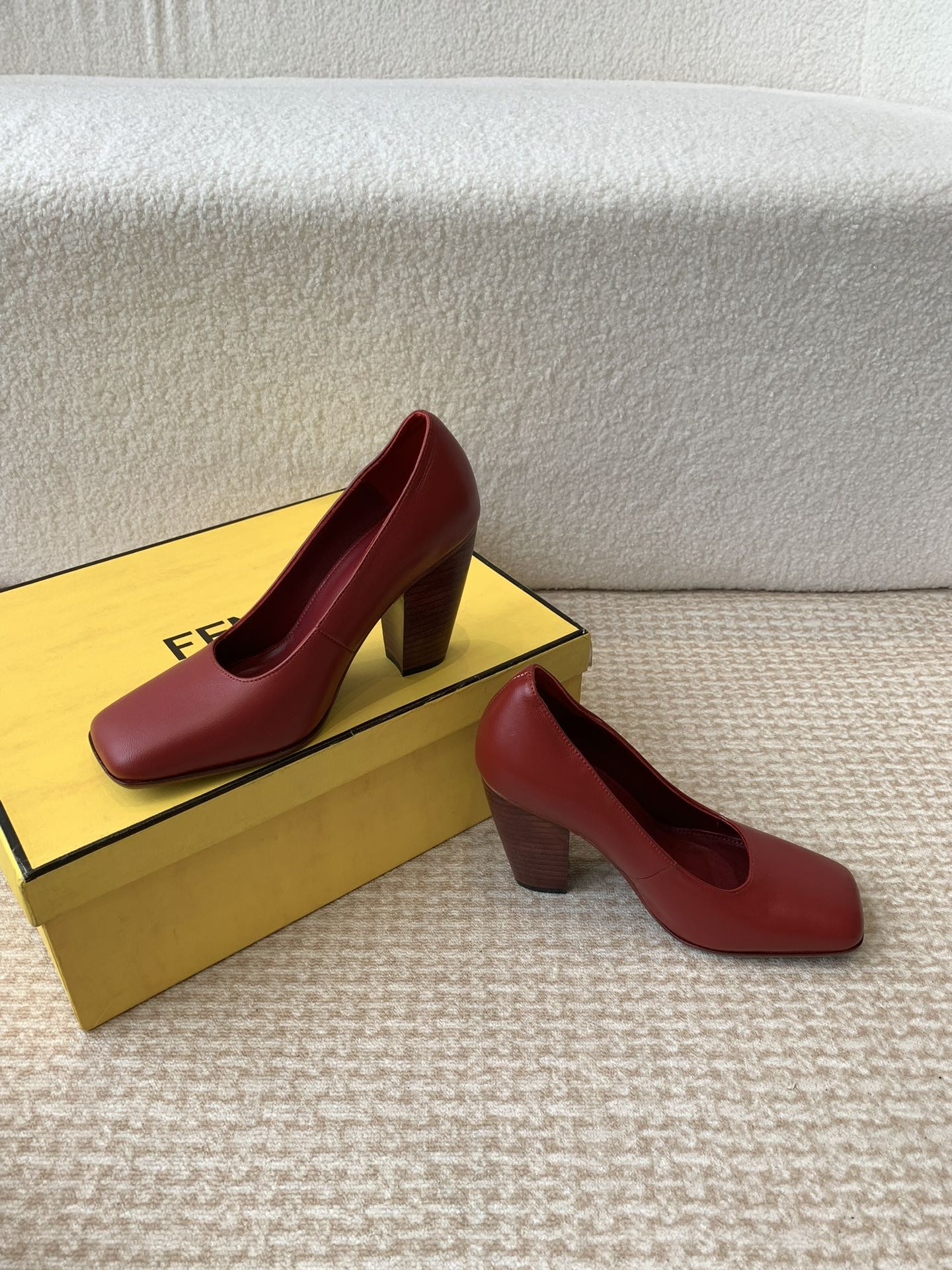 Fendi 24ss Double FF Square Head Heel Single Shoe Collection Highlights - 图片 2