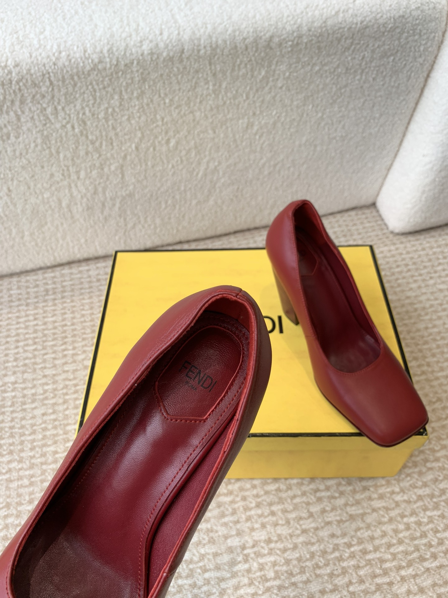 Fendi 24ss Double FF Square Head Heel Single Shoe Collection Highlights - 图片 6