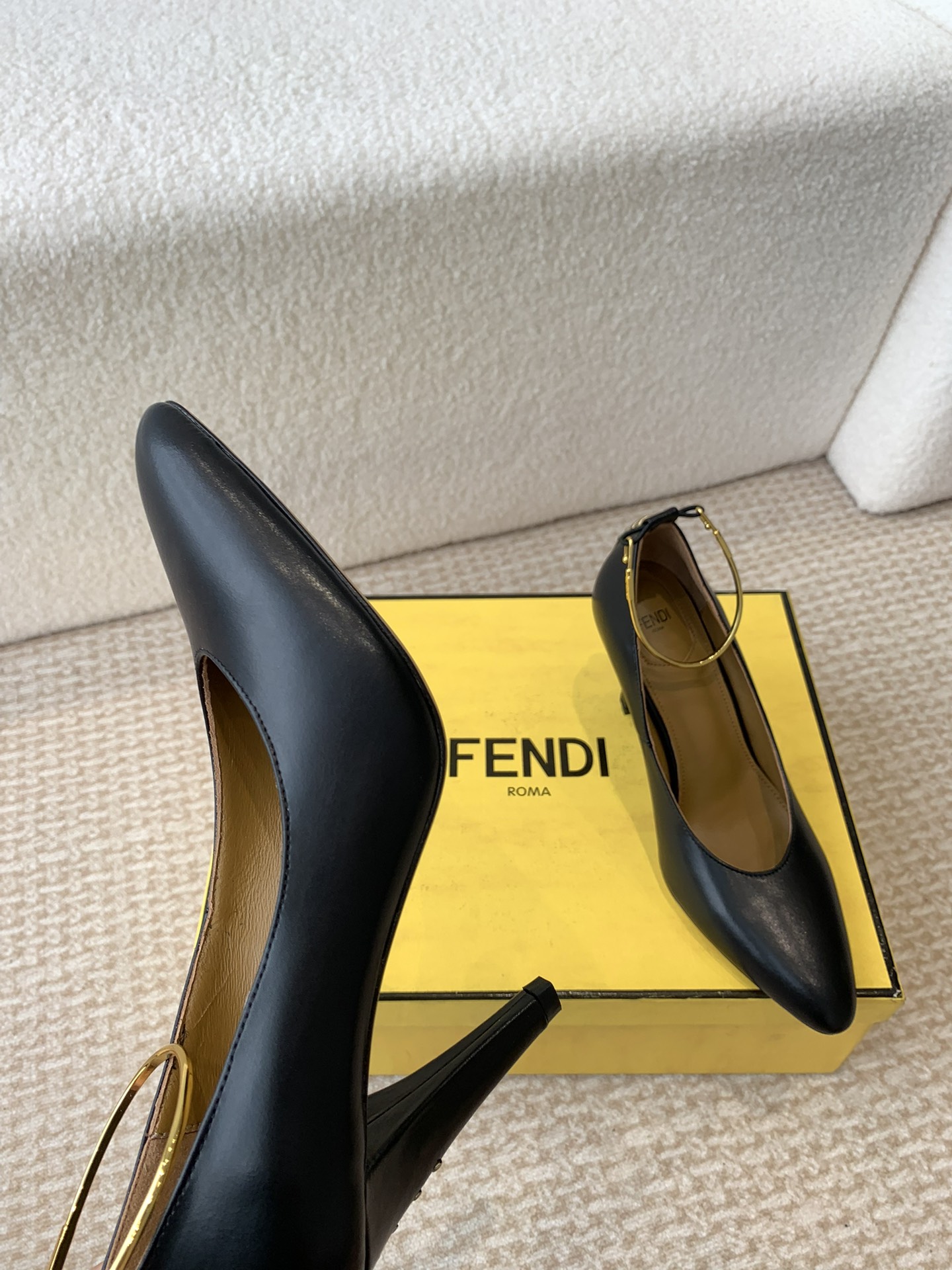 Fendi 24ss Double FF Cone Heel Shoe with Metal Accents and Sheepskin Lining - 图片 8