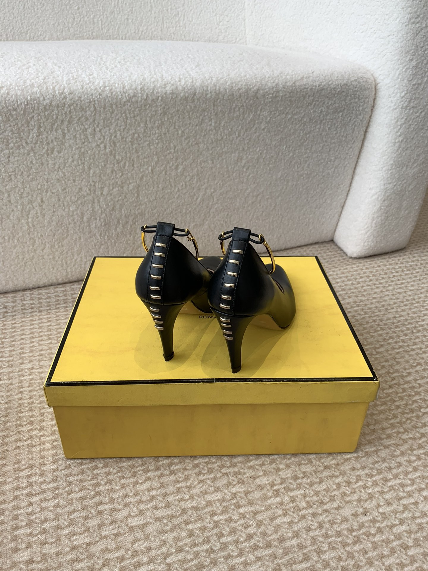 Fendi 24ss Double FF Cone Heel Shoe with Metal Accents and Sheepskin Lining - 图片 3