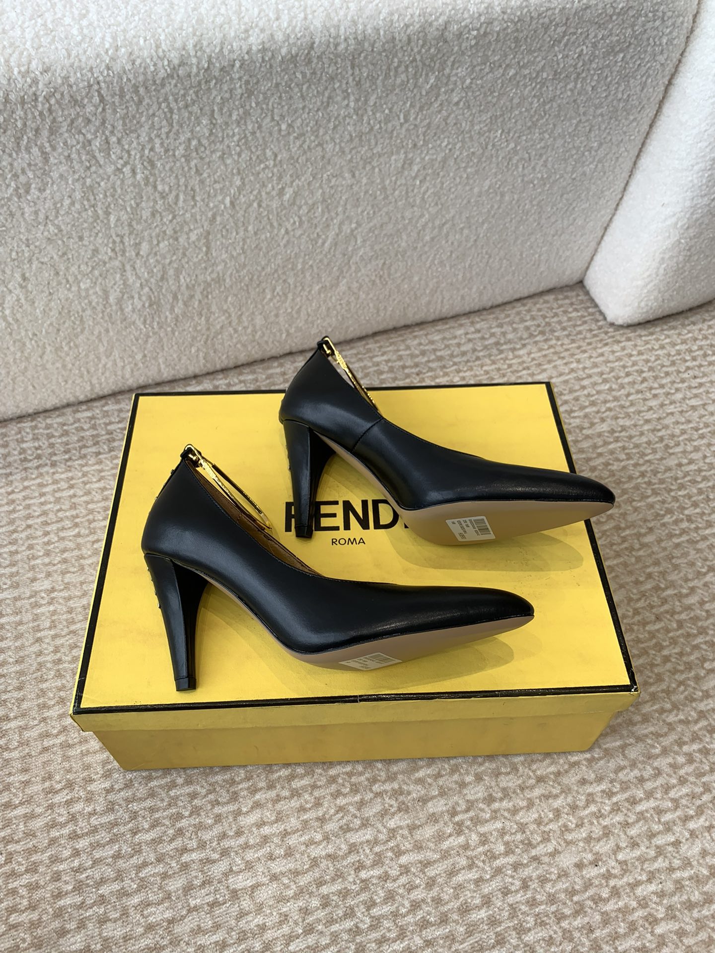 Fendi 24ss Double FF Cone Heel Shoe with Metal Accents and Sheepskin Lining - 图片 2