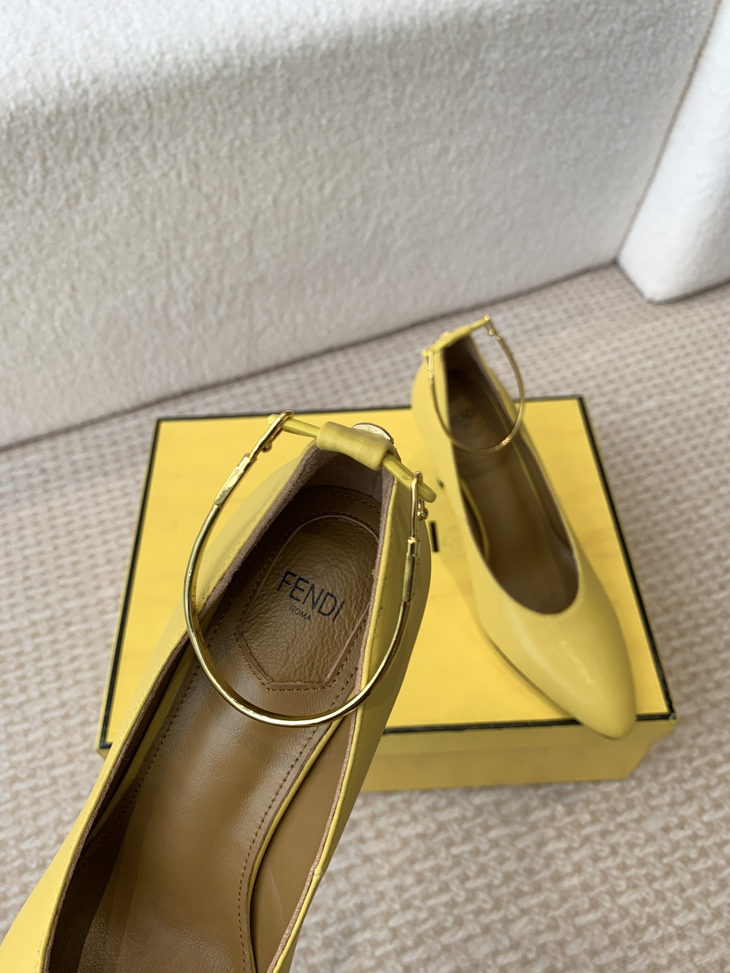 Fendi 24ss Double FF Conical Heel Shoe with Metal Accents - 图片 9