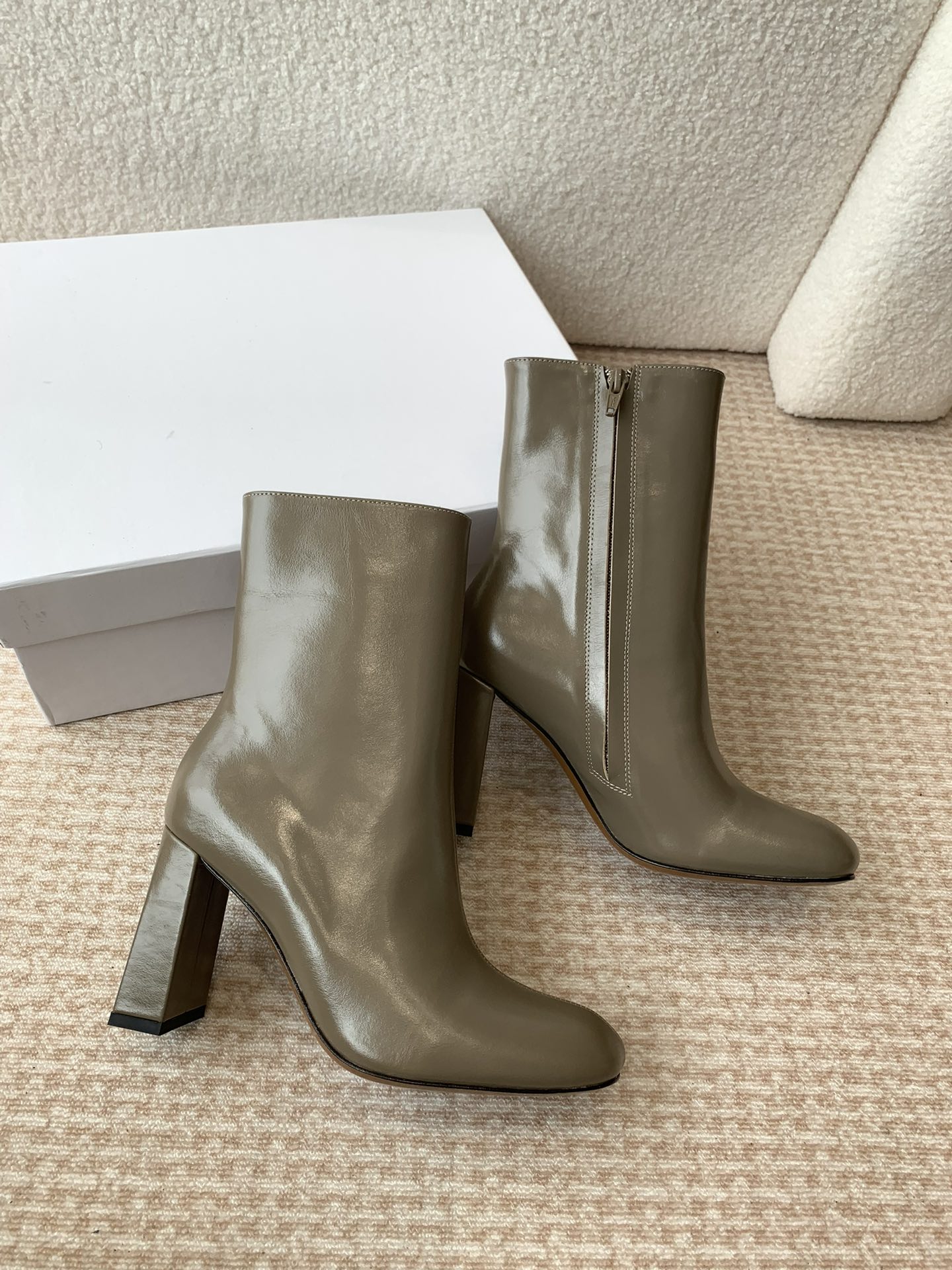 Miu Miu Classic Luxury Leather Shoe Loafer Ref.1668FE00 5