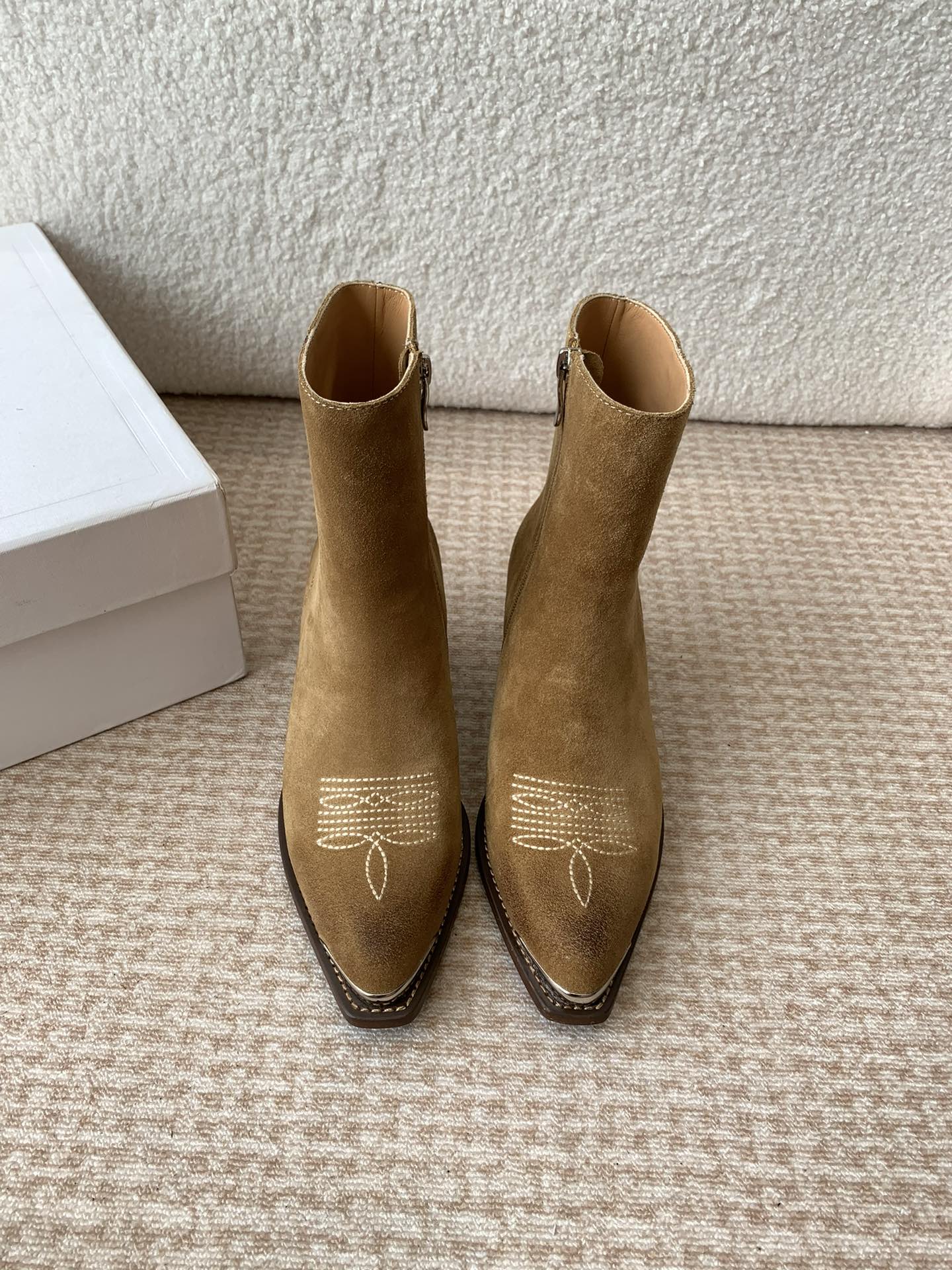 Celine Bottes Courtes Cuir de veau Chamois vache Genuine Leather Peau mouton Collection automne – hiver Vintage