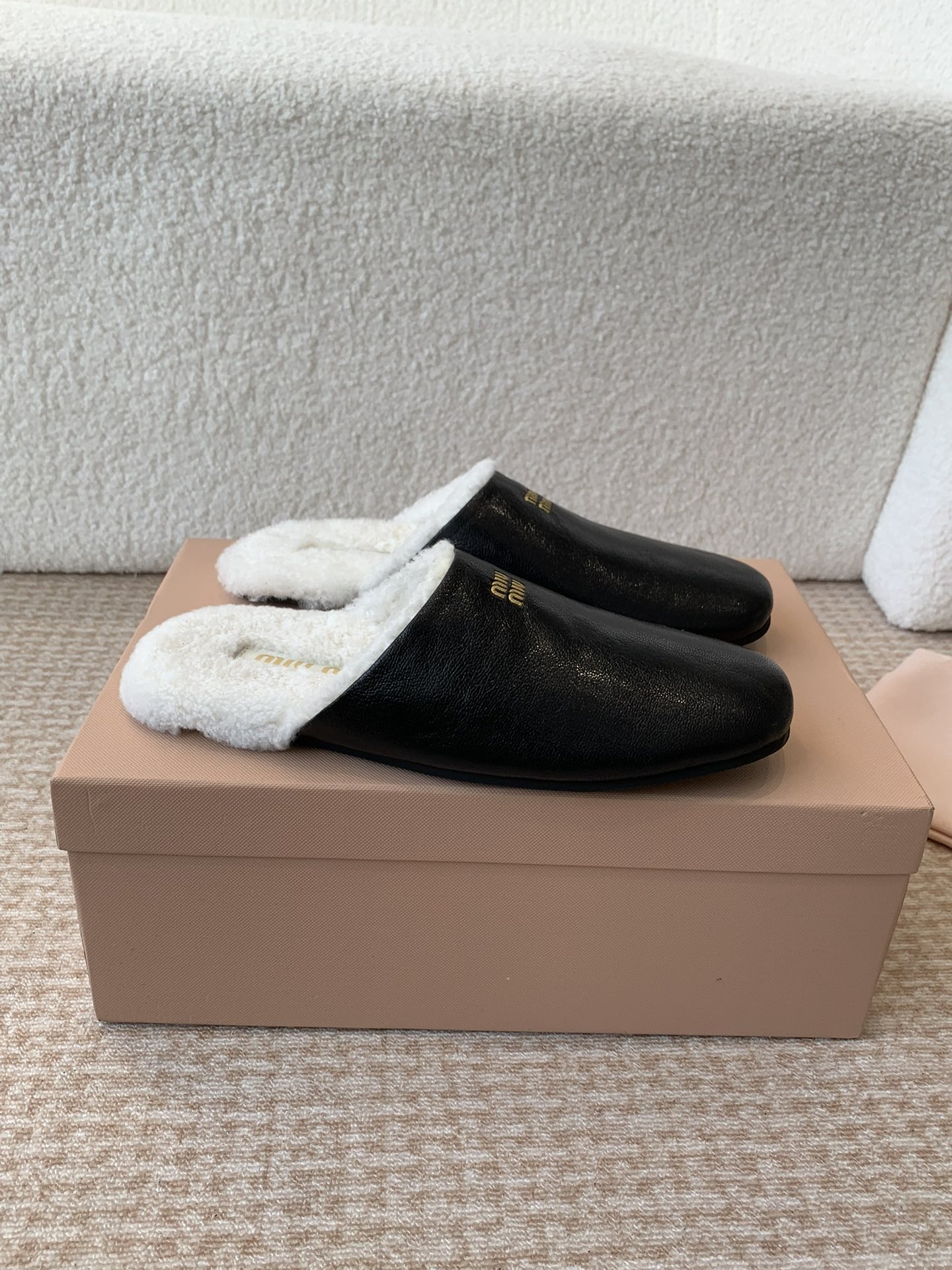 Miu Miu Miu Miu 24ss 秋冬系列穆勒鞋 羊毛 拖鞋
