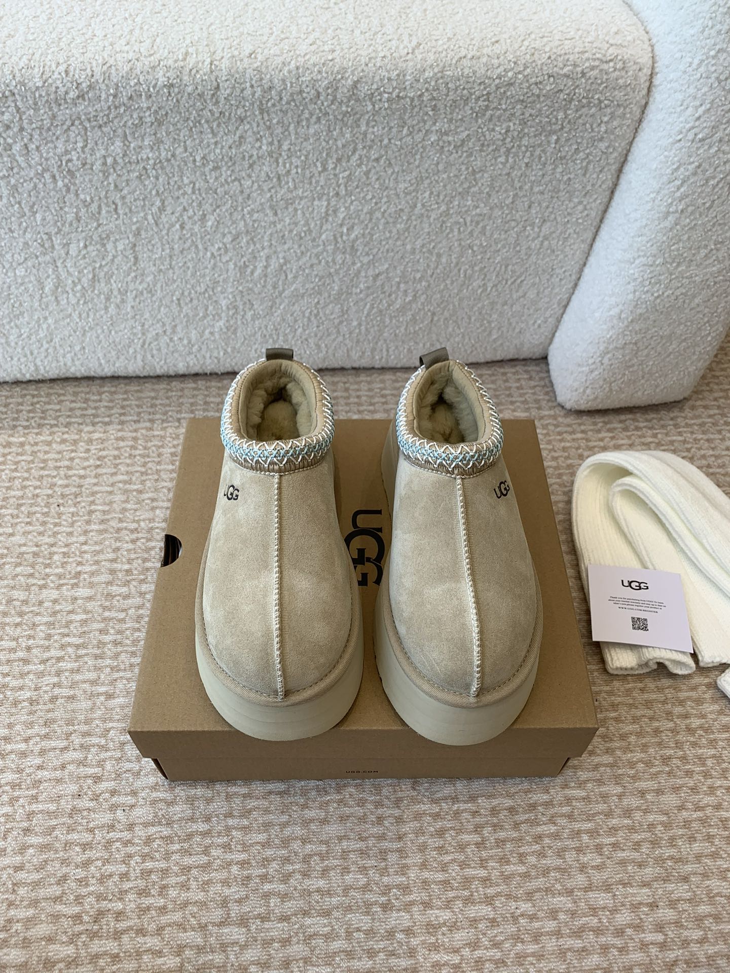 Alexander Wang 和知名设计师品牌Feng Chen Wang、TELFAR推出的联名潮款单品就连明星都要抢着穿呢