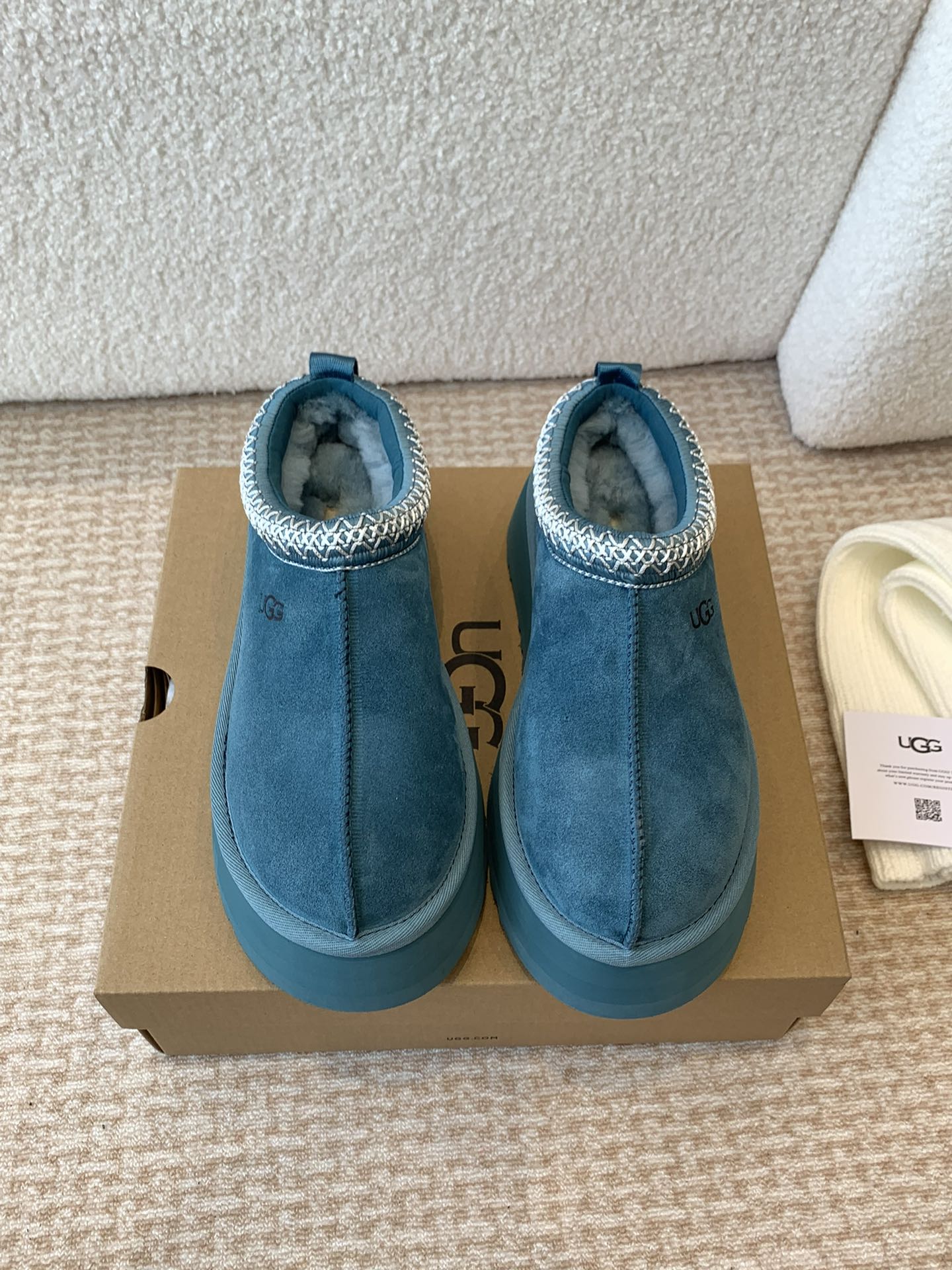 Alexander Wang 和知名设计师品牌Feng Chen Wang、TELFAR推出的联名潮款单品就连明星都要抢着穿呢