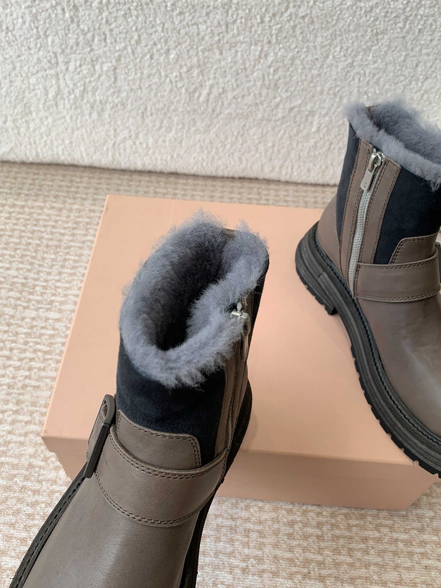Luxurious Winter Boots: P1050AGL 24ss Collection with Premium Materials and Comfortable Design - 图片 8
