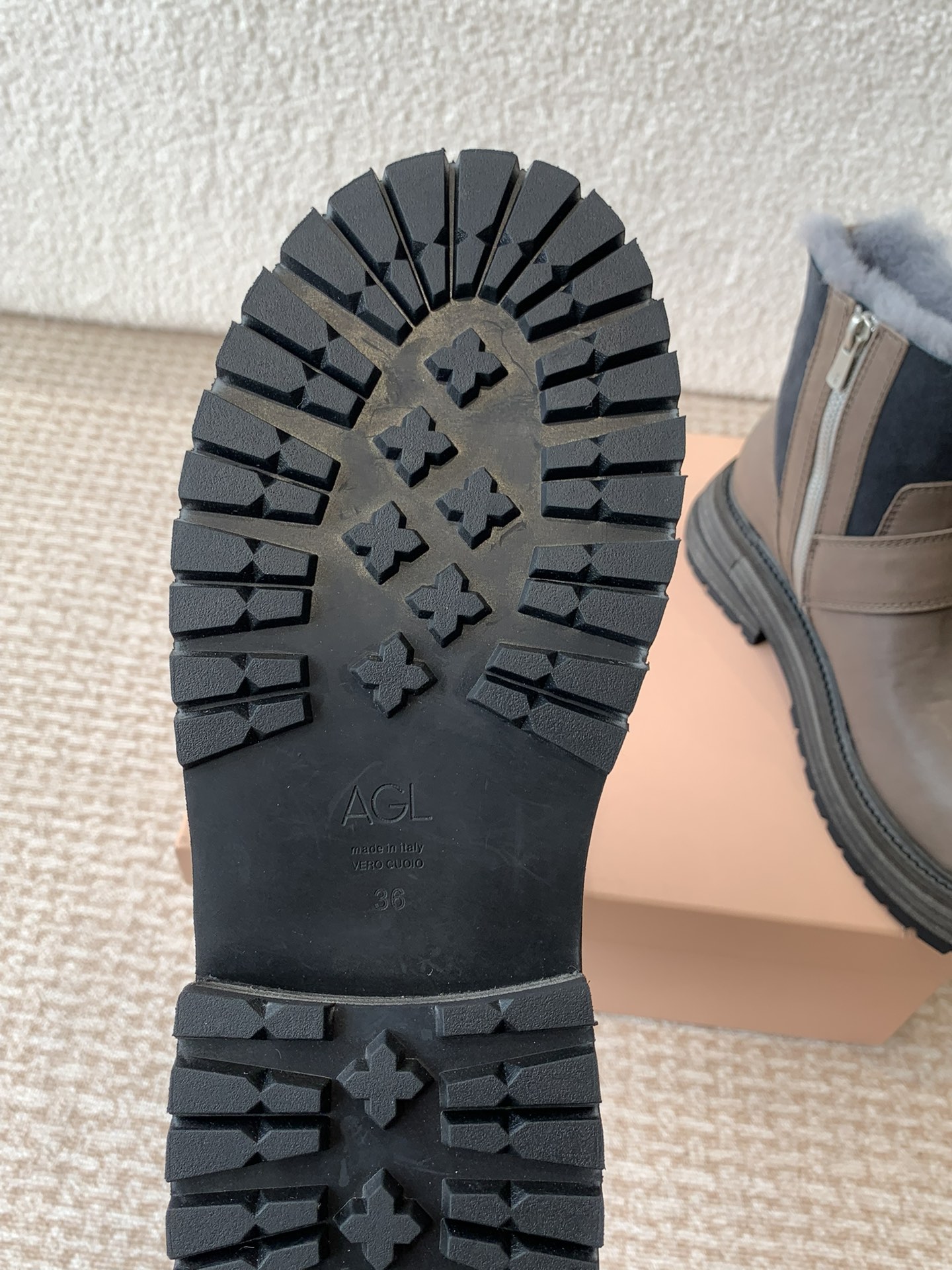 Luxurious Winter Boots: P1050AGL 24ss Collection with Premium Materials and Comfortable Design - 图片 9