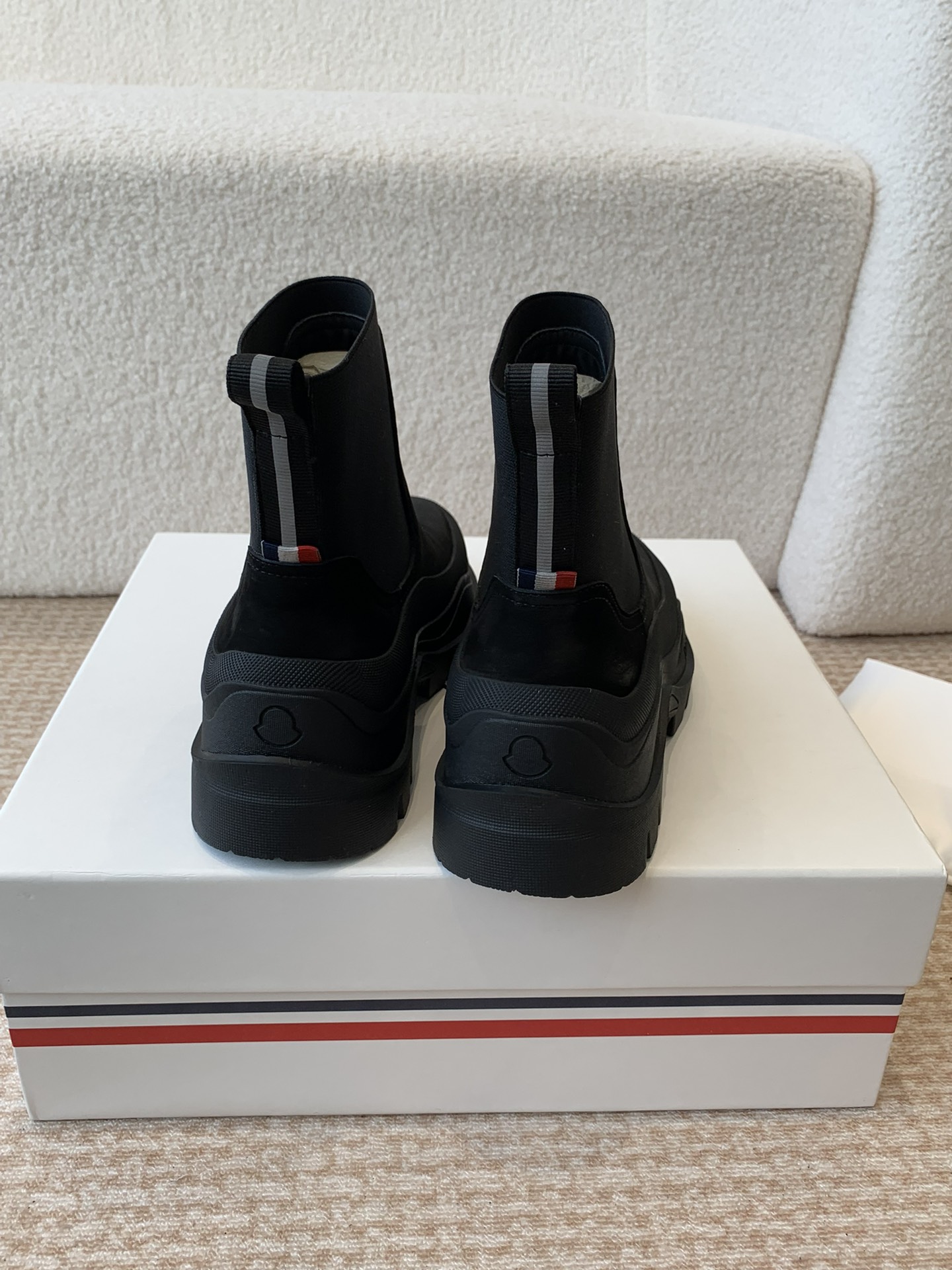 Moncler Union 24s Light Field Boots for Autumn and Winter Adventures - 图片 3