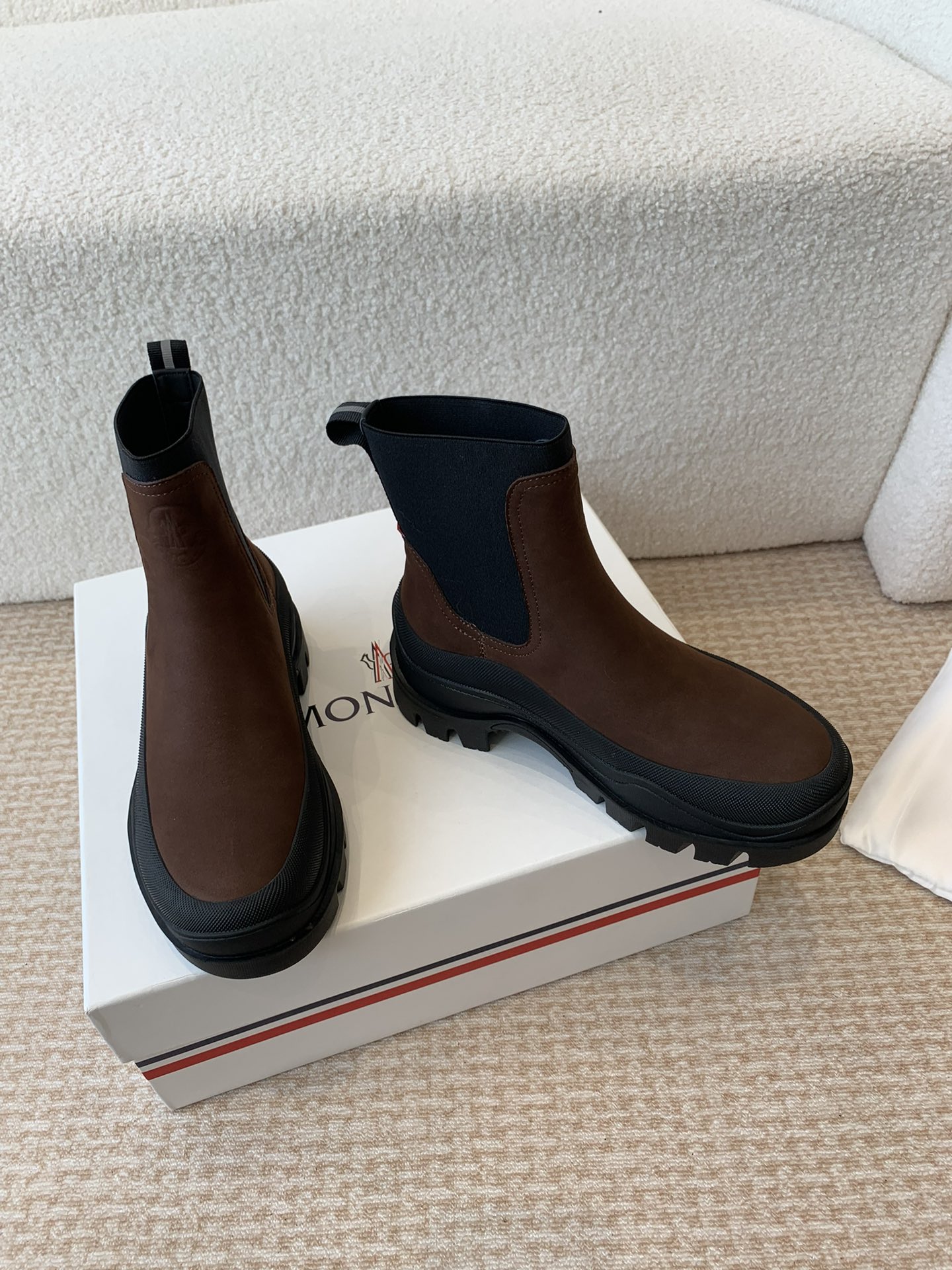 Moncler Union 24s Light Field Boots for Autumn and Winter Adventures - 图片 2