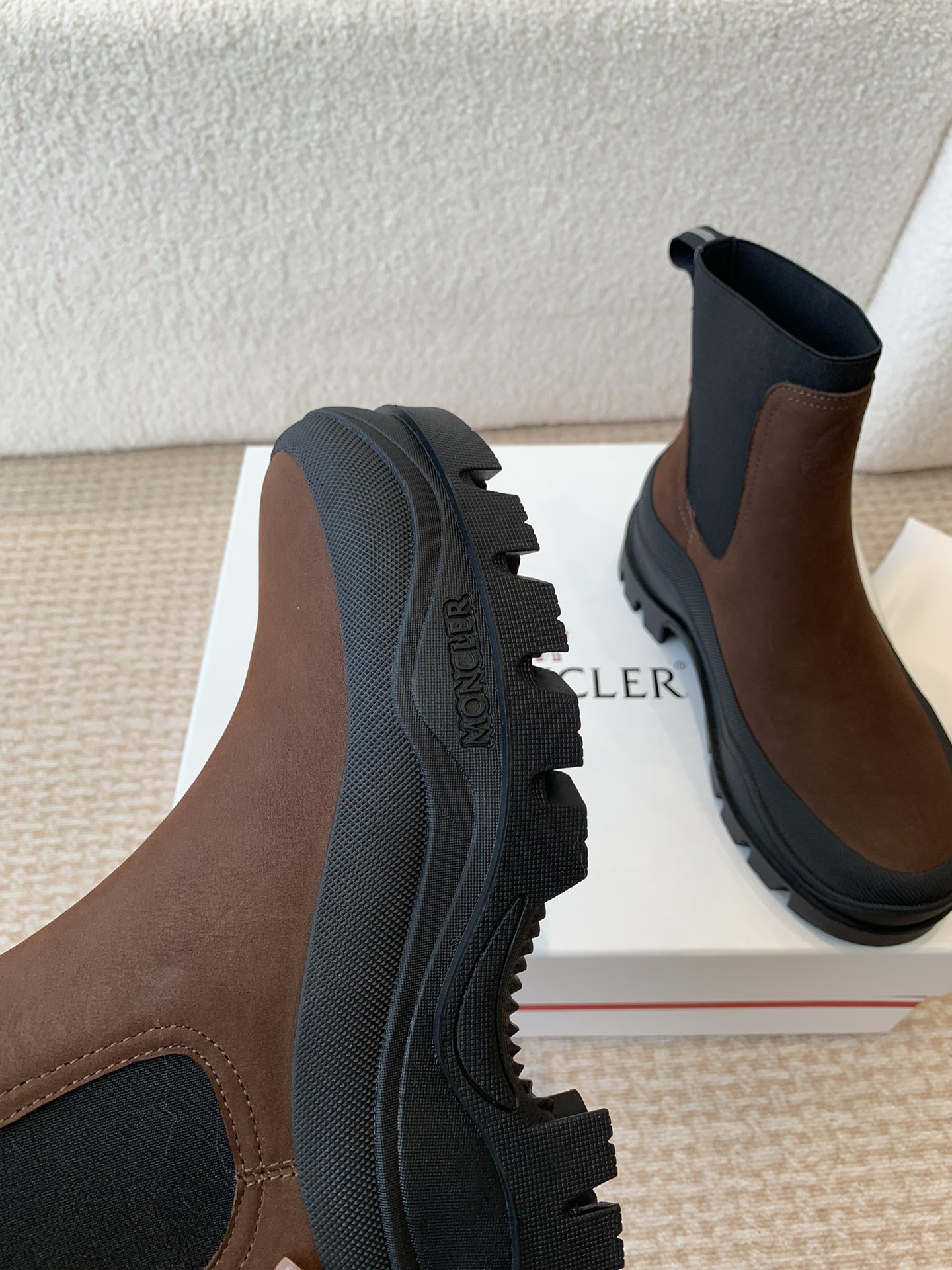 Moncler Union 24s Light Field Boots for Autumn and Winter Adventures - 图片 7