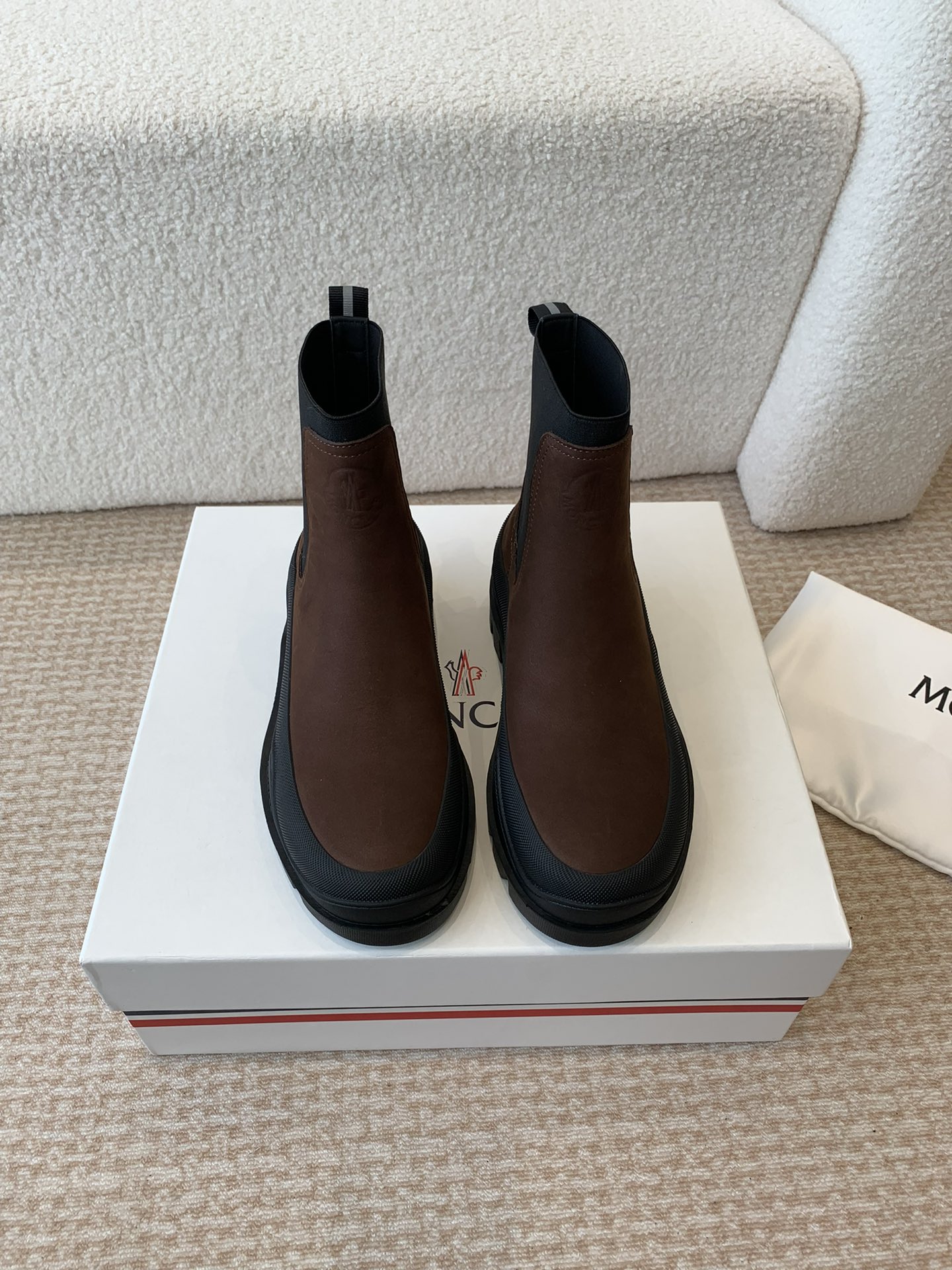 Moncler Union 24s Light Field Boots for Autumn and Winter Adventures - 图片 1